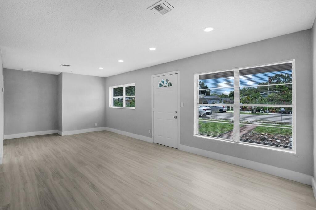 DRIFTWOOD ACRES NO 3 - Residential