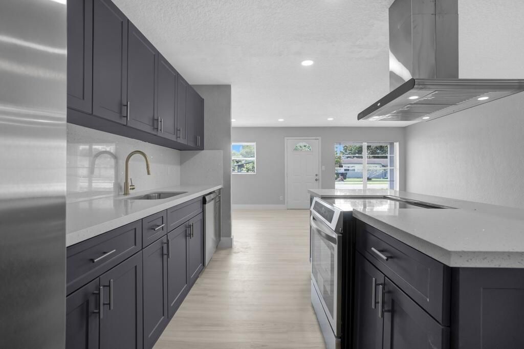 Photo of 6721 Simms Street, Hollywood, FL 33024 (MLS # B26014981)