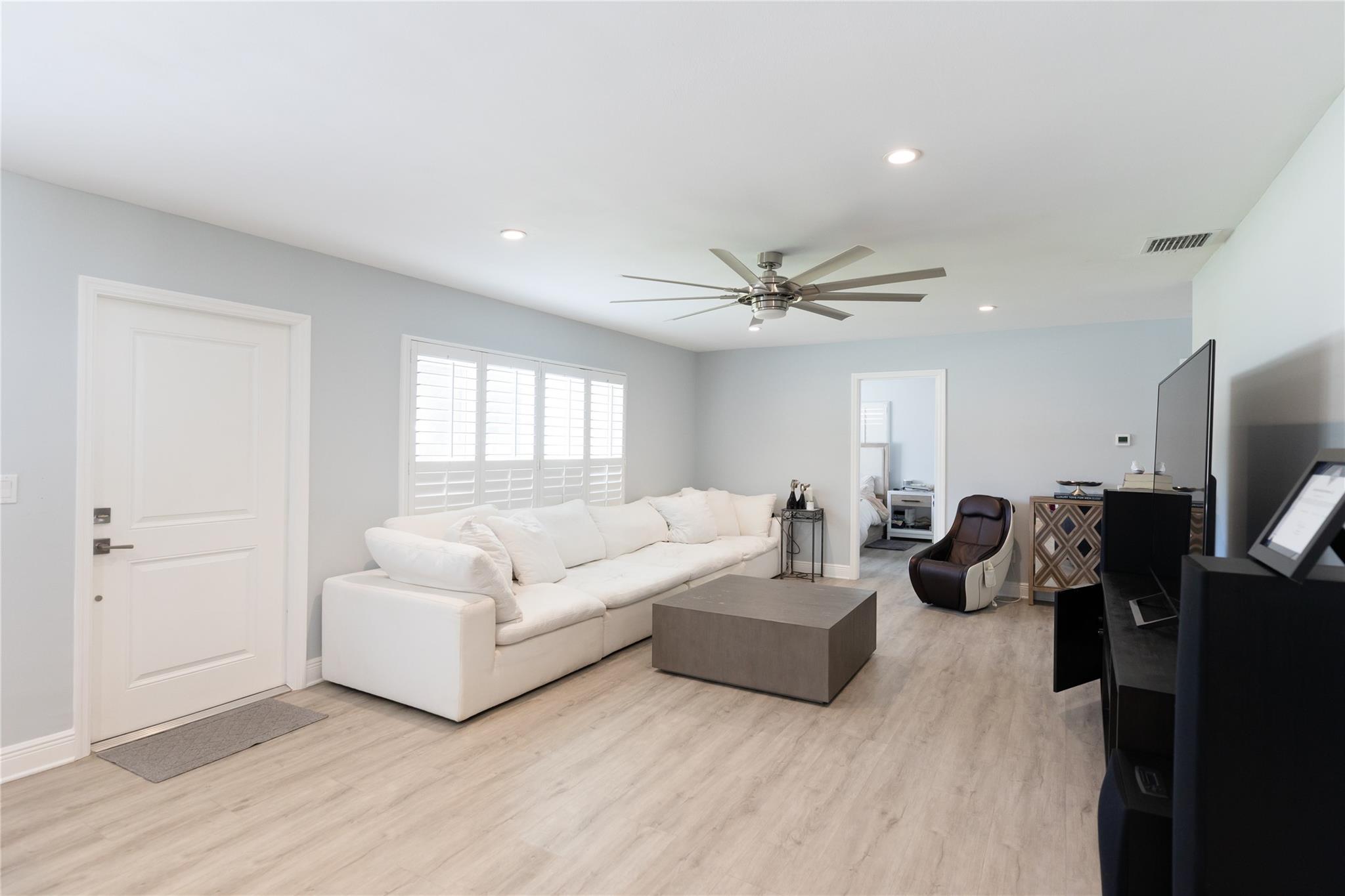 1497 SW Buckskin Trl