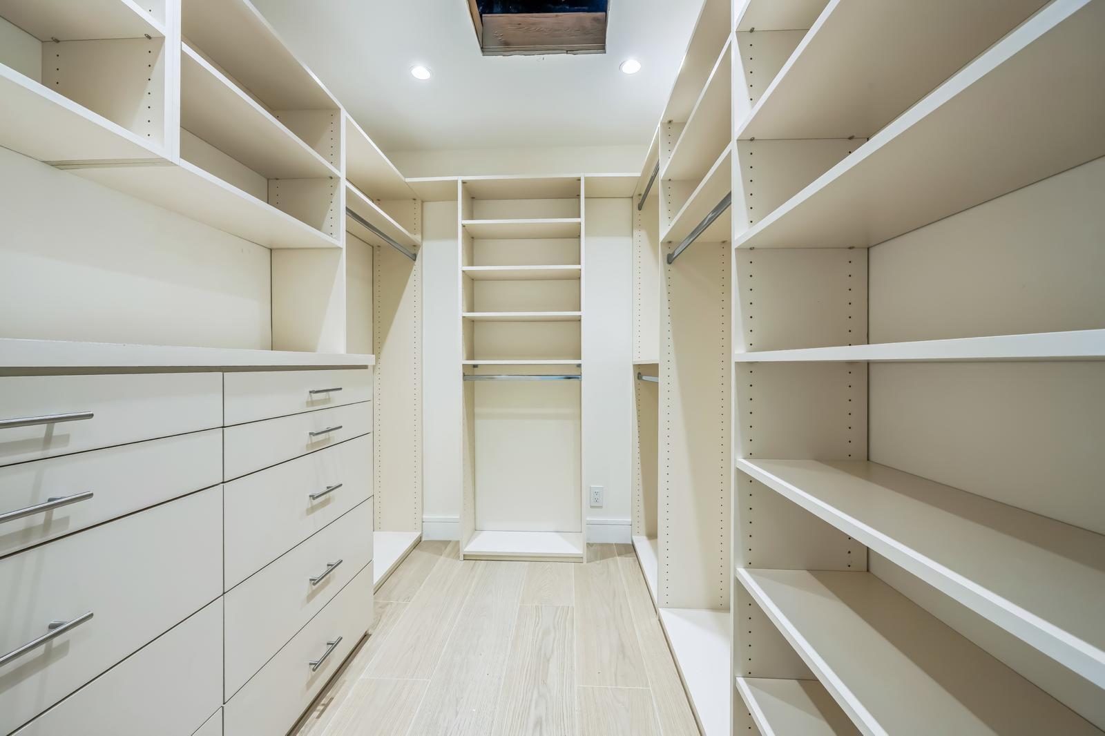 DEL MAR VILLAGE - Residential