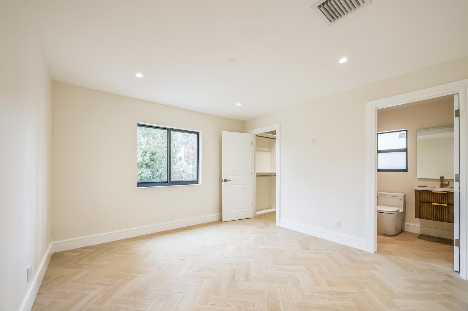 DEL MAR VILLAGE - Residential