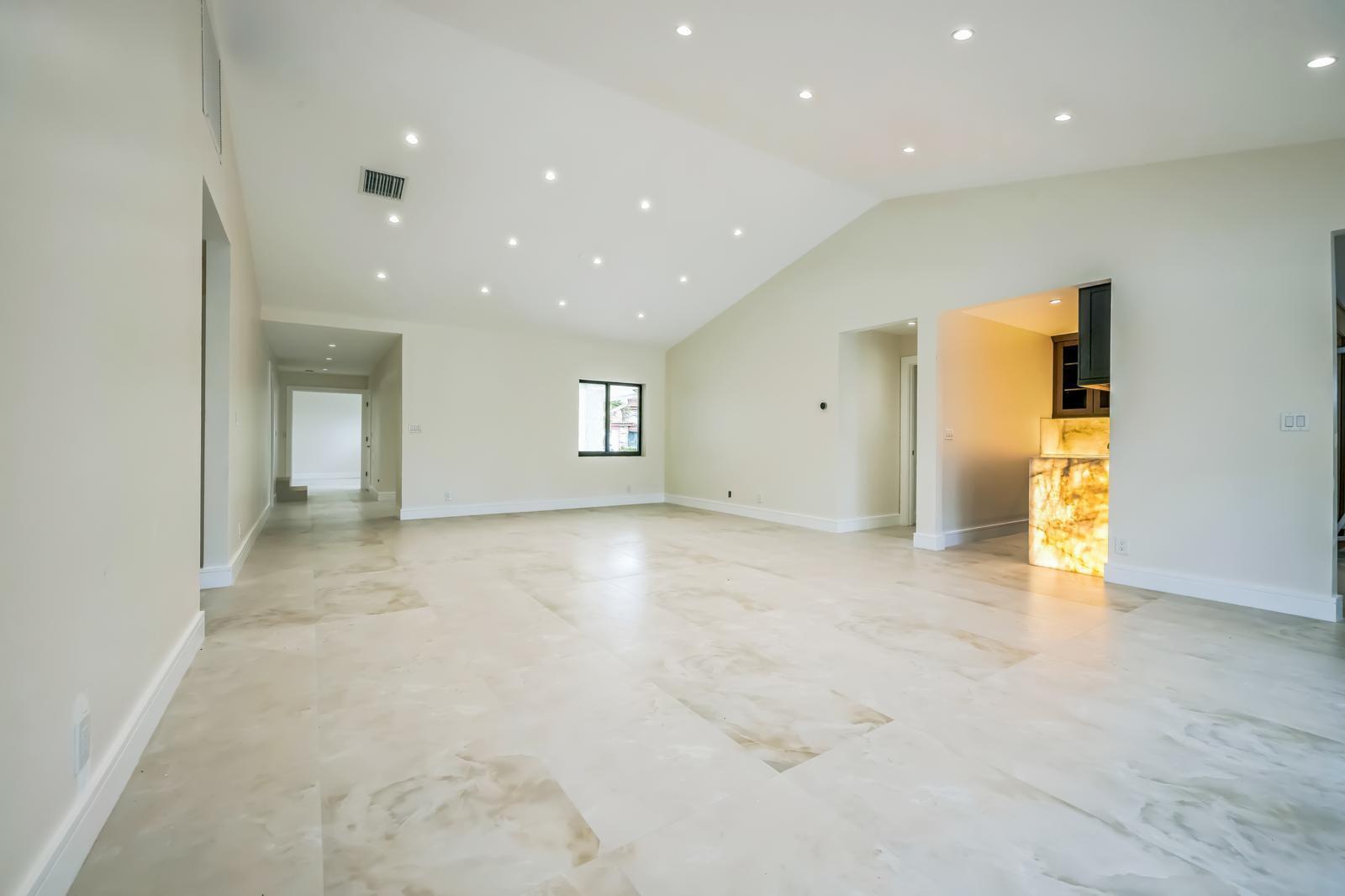 DEL MAR VILLAGE - Residential