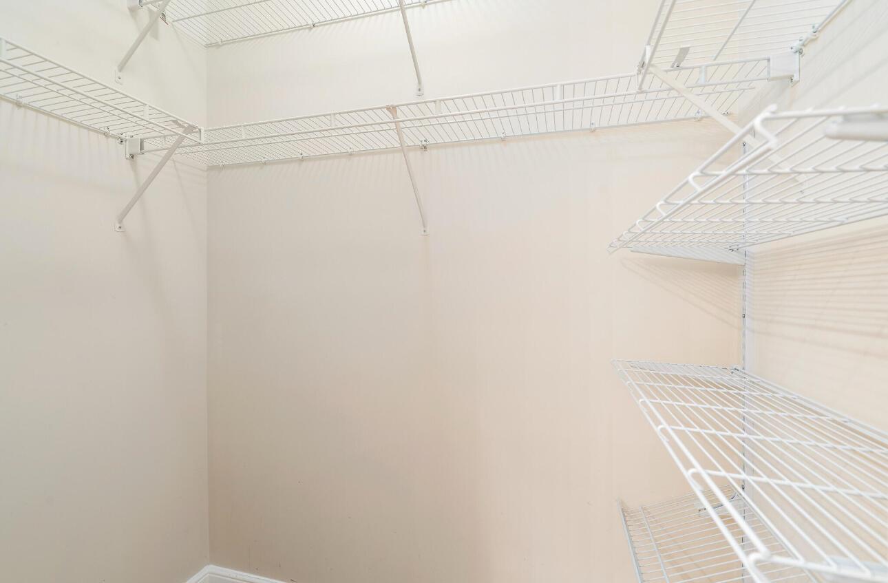 MANSIONS AT EVERGRENE WES - Residential Lease