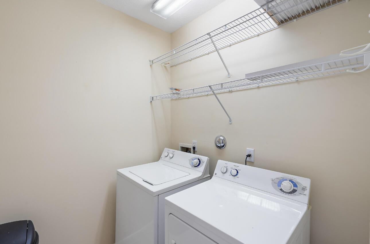 MANSIONS AT EVERGRENE WES - Residential Lease