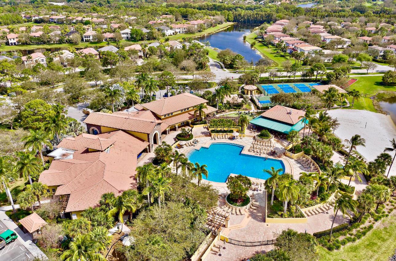 MANSIONS AT EVERGRENE WES - Residential Lease