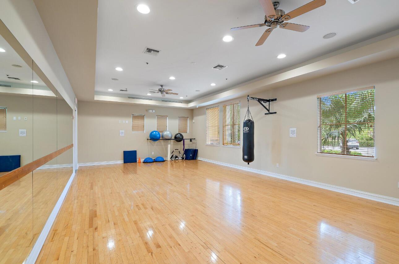 MANSIONS AT EVERGRENE WES - Residential Lease