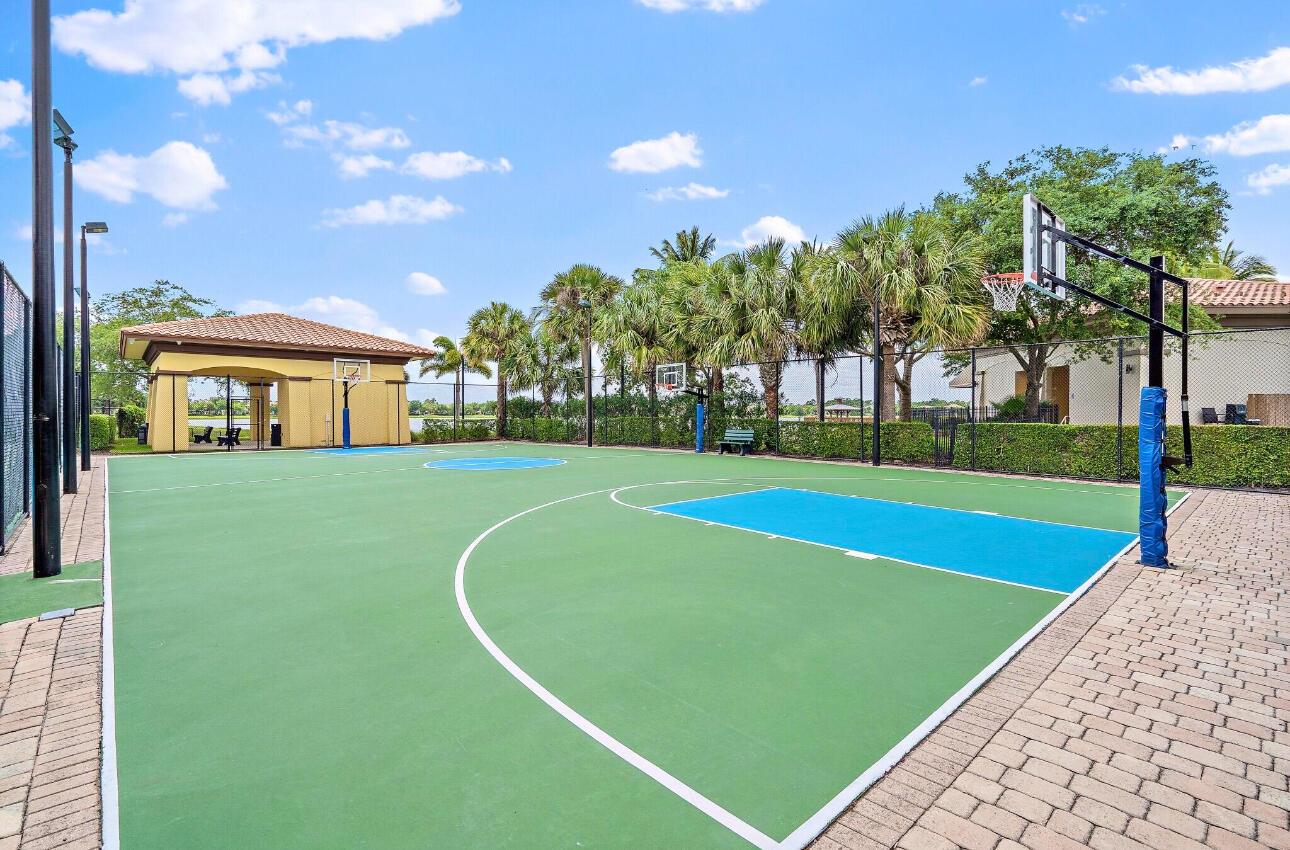 MANSIONS AT EVERGRENE WES - Residential Lease