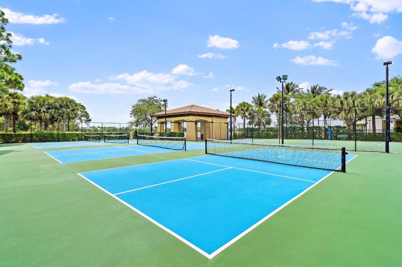 MANSIONS AT EVERGRENE WES - Residential Lease