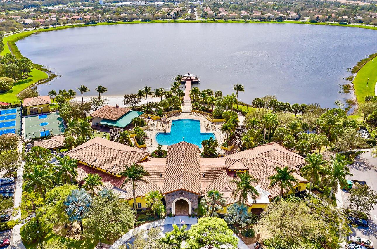 MANSIONS AT EVERGRENE WES - Residential Lease