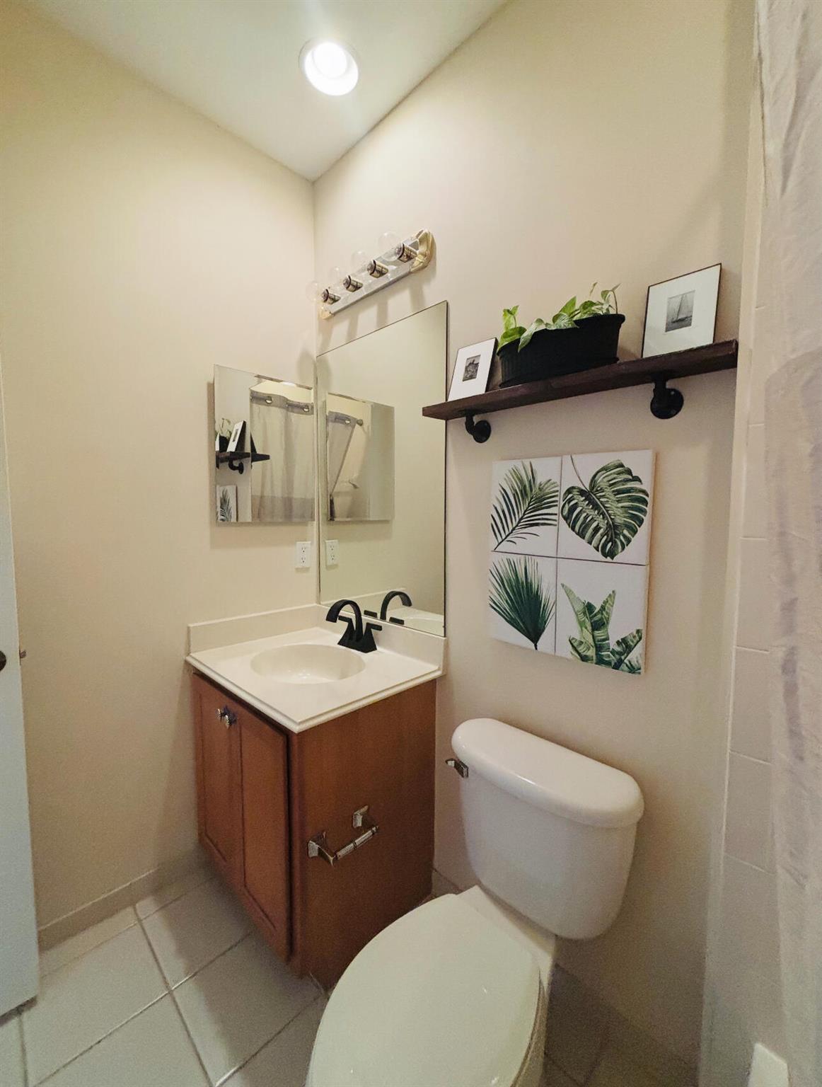 MANSIONS AT EVERGRENE WES - Residential Lease