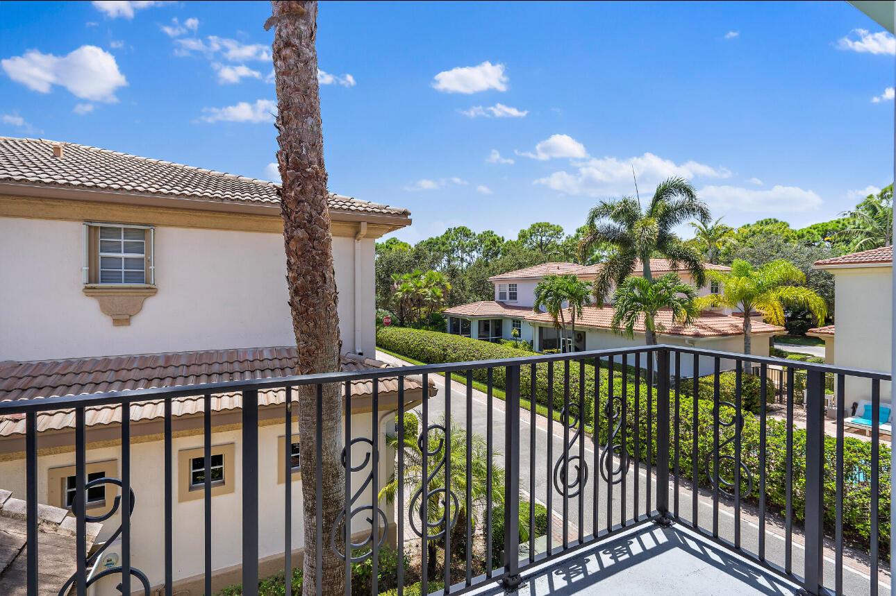 MANSIONS AT EVERGRENE WES - Residential Lease