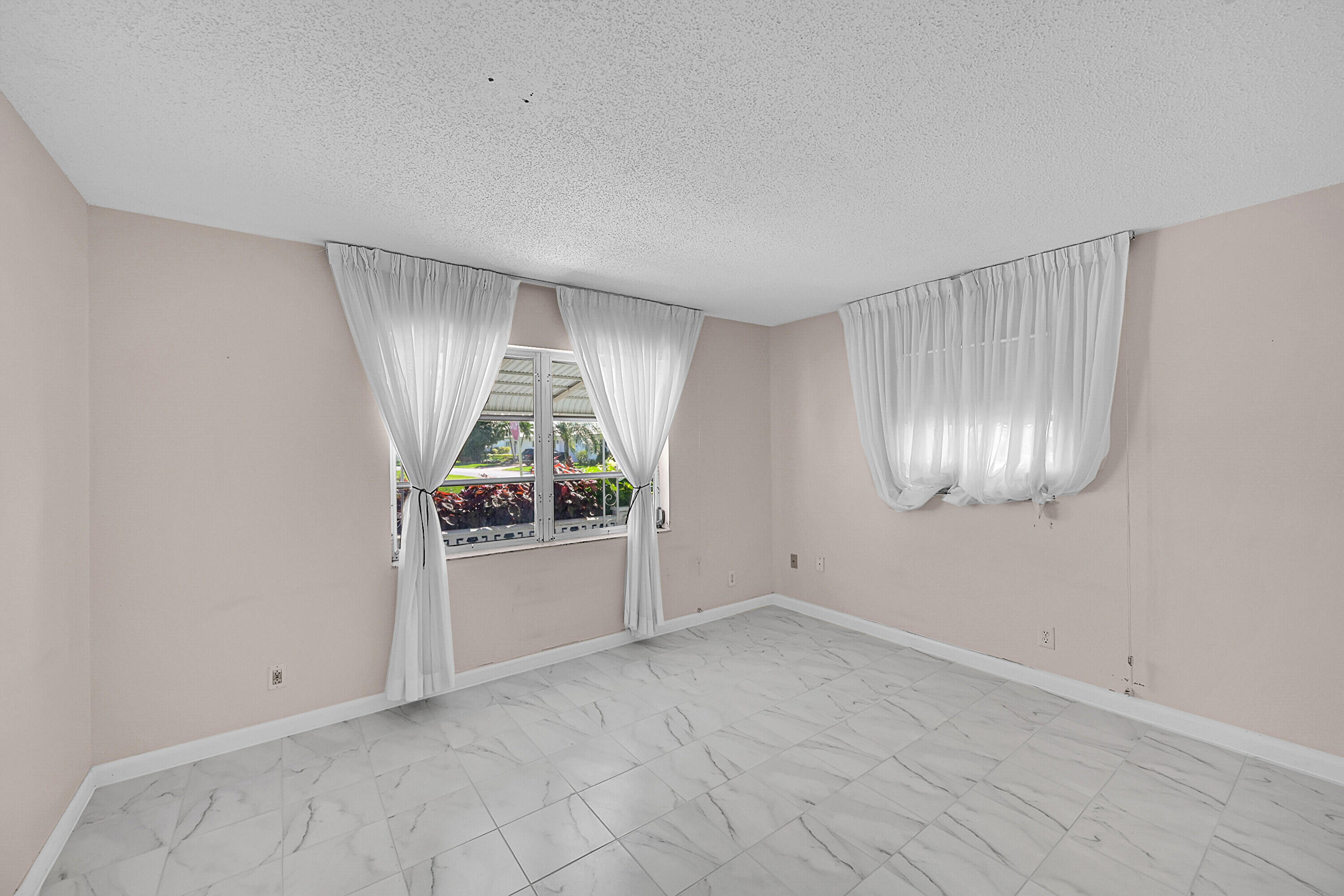 PALM BEACH LEISUREVILLE SEC 10 - Residential