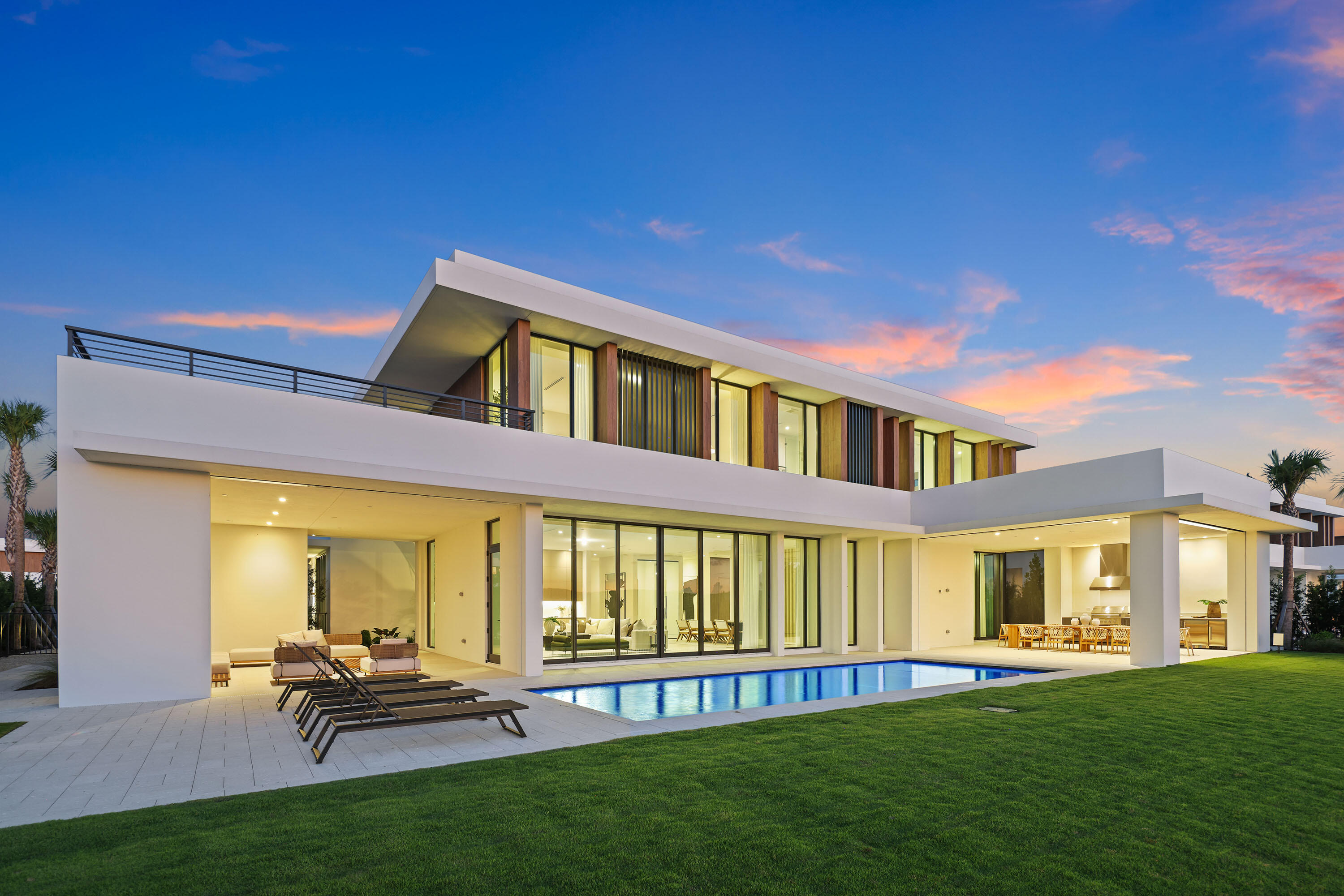 PANTHER NATIONAL AT AVENIR POD - Residential