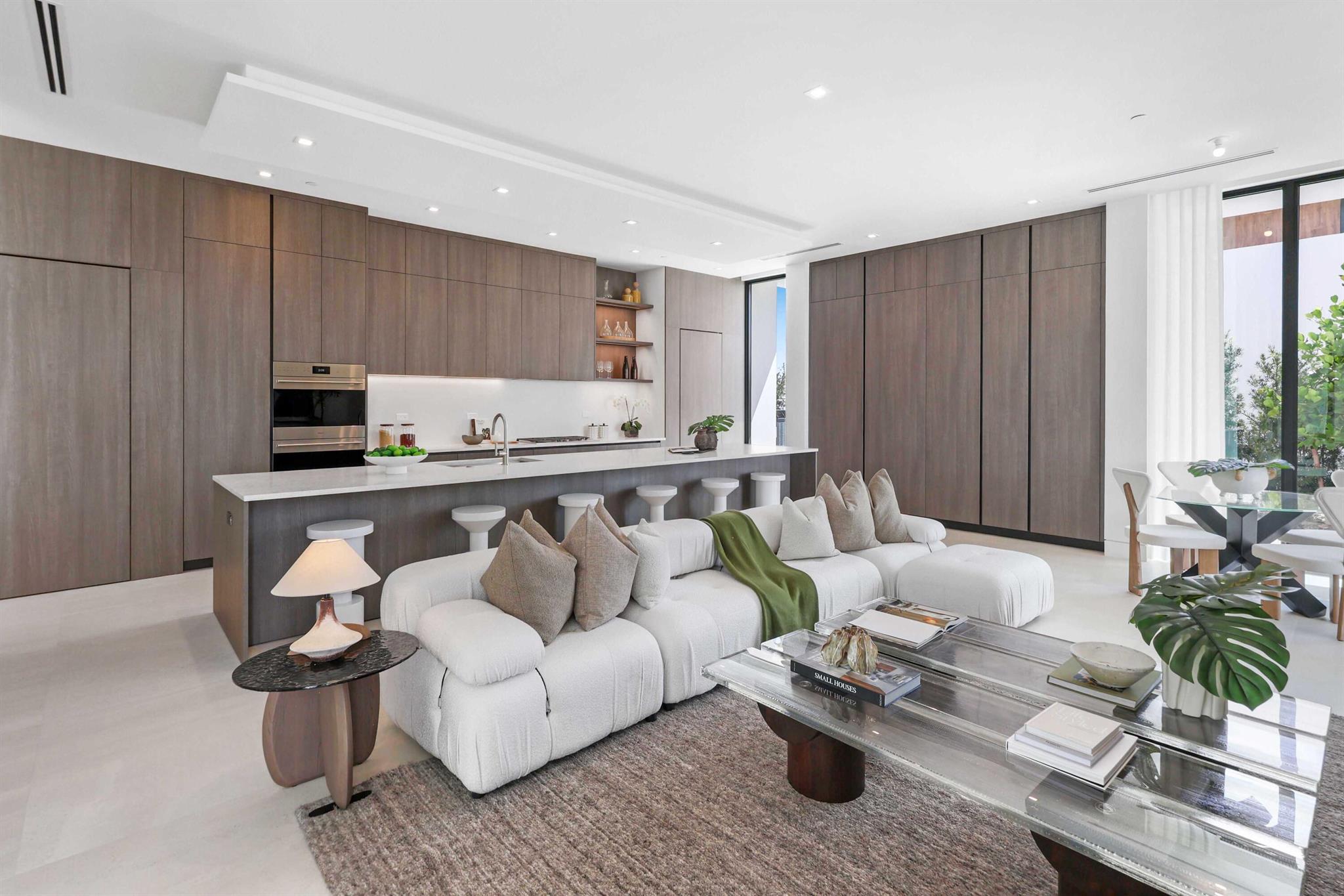 PANTHER NATIONAL AT AVENI - Residential
