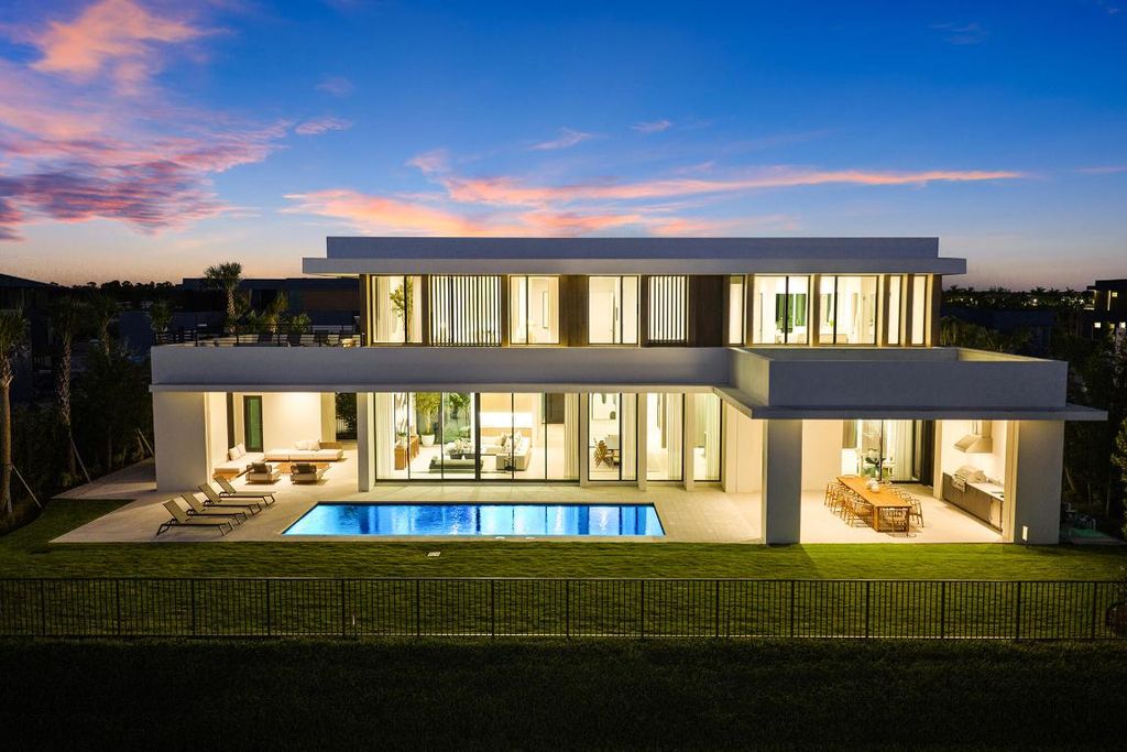 Photo of 10967 Monte Rosa Drive, Palm Beach Gardens, FL 33412 (MLS # R11135119)