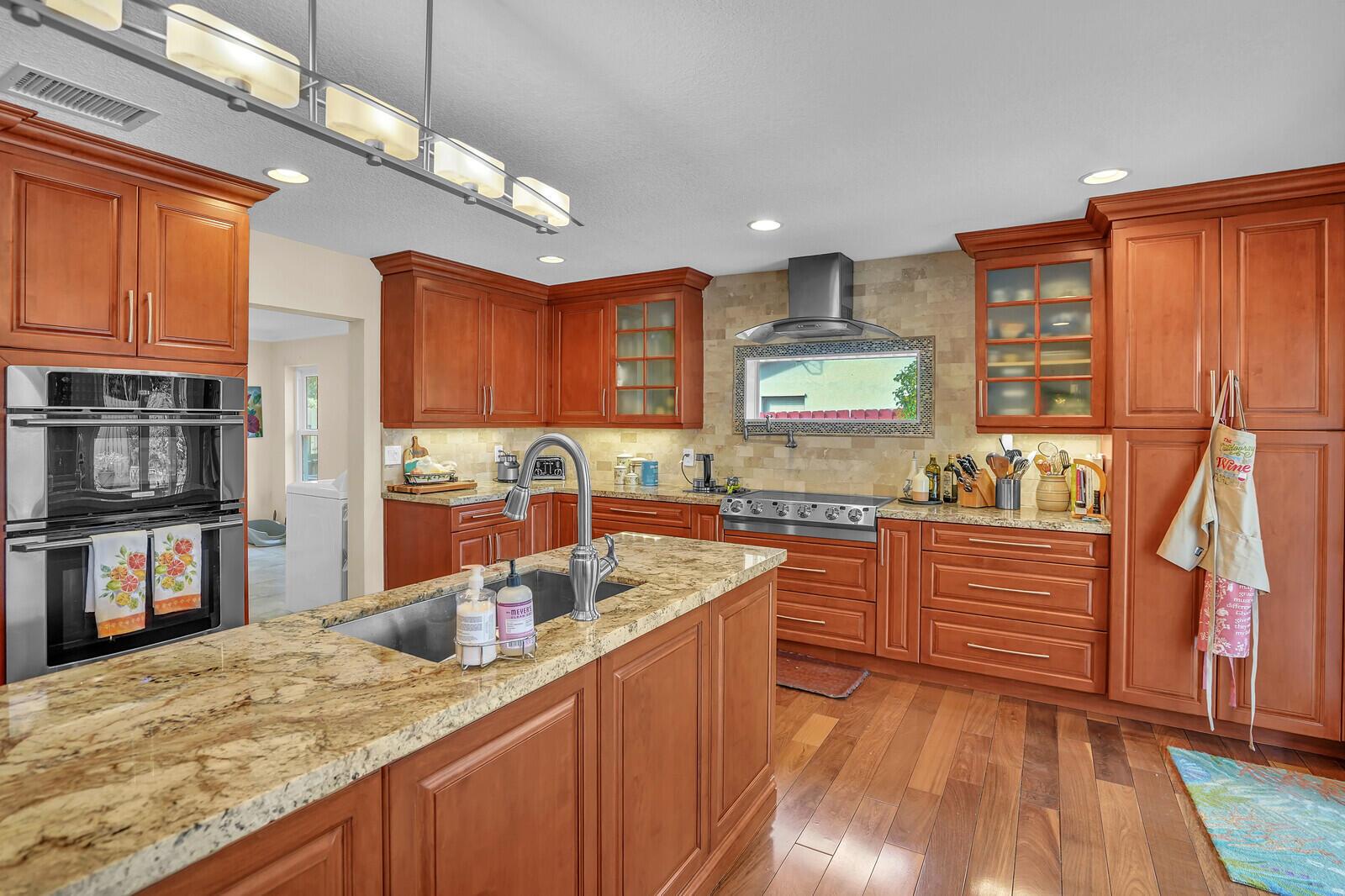 OAK WOOD - Residential