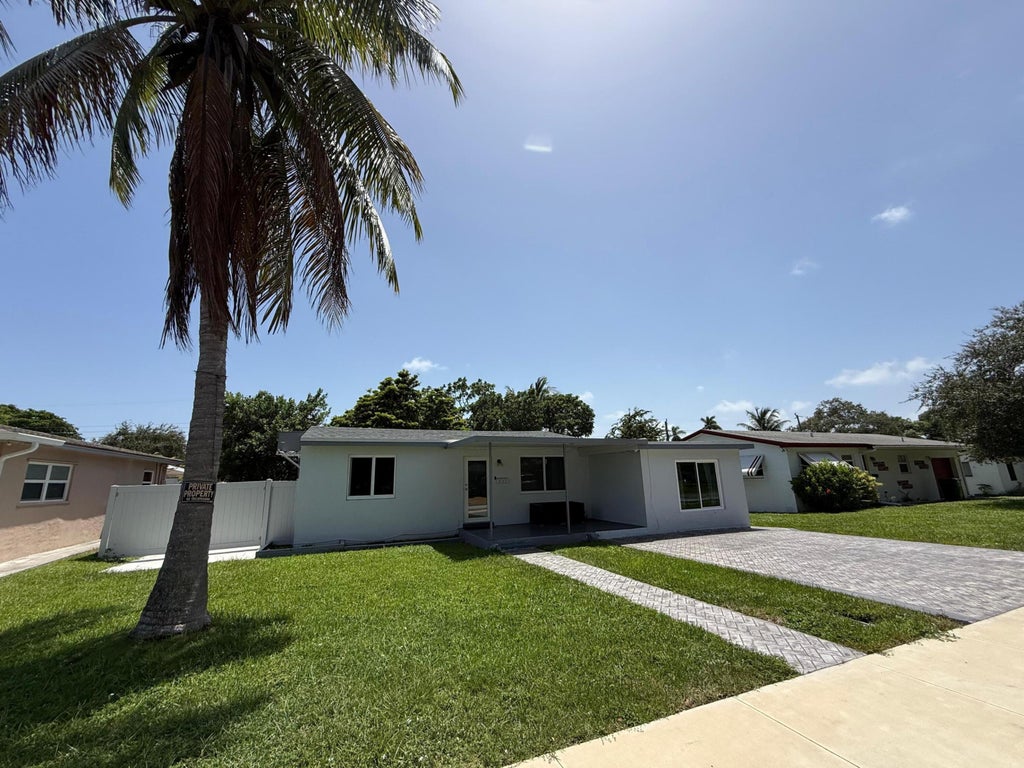 Photo of 637 SW 2ND Street, Hallandale Beach, FL 33009 (MLS # B26063659)
