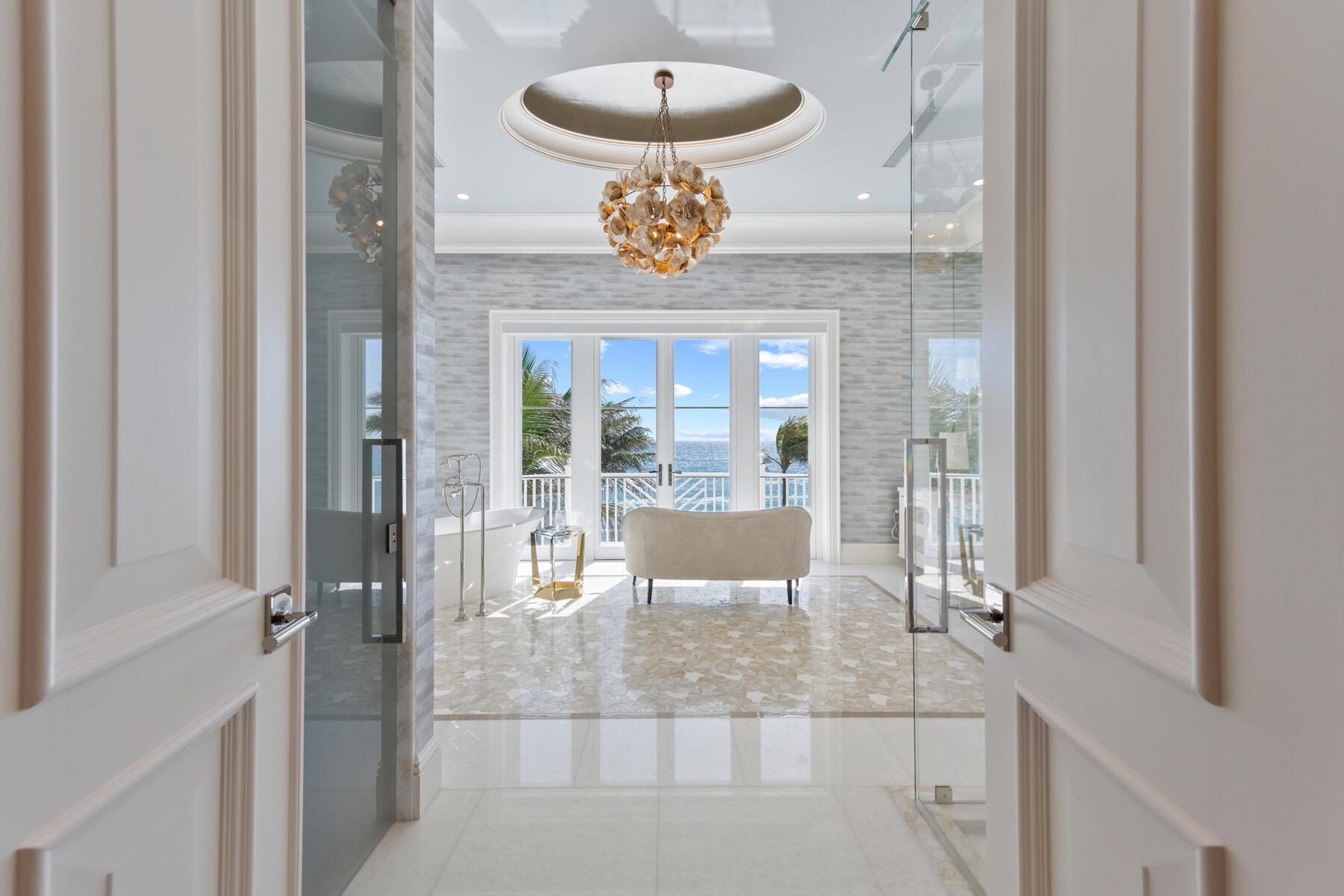 HYPOLUXO BEACH - Residential
