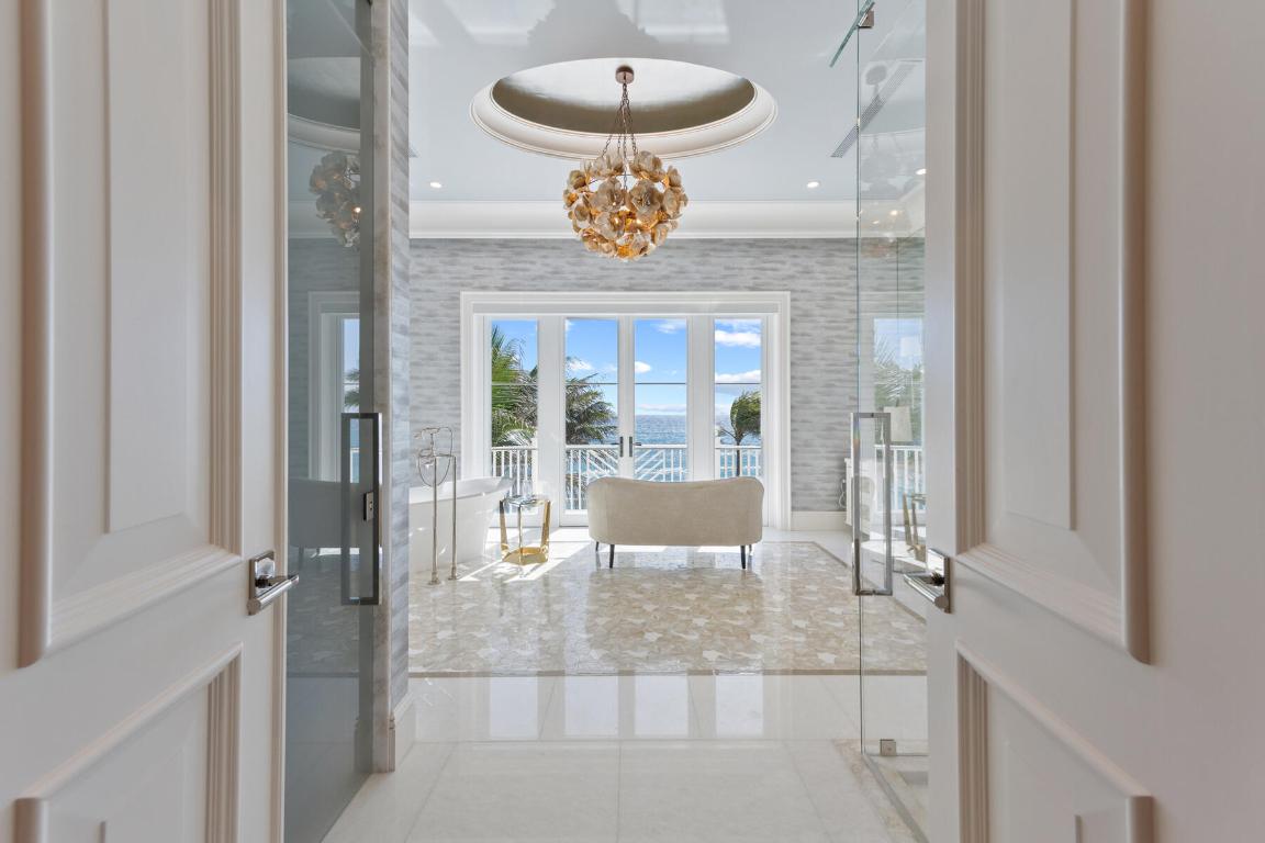 HYPOLUXO BEACH - Residential