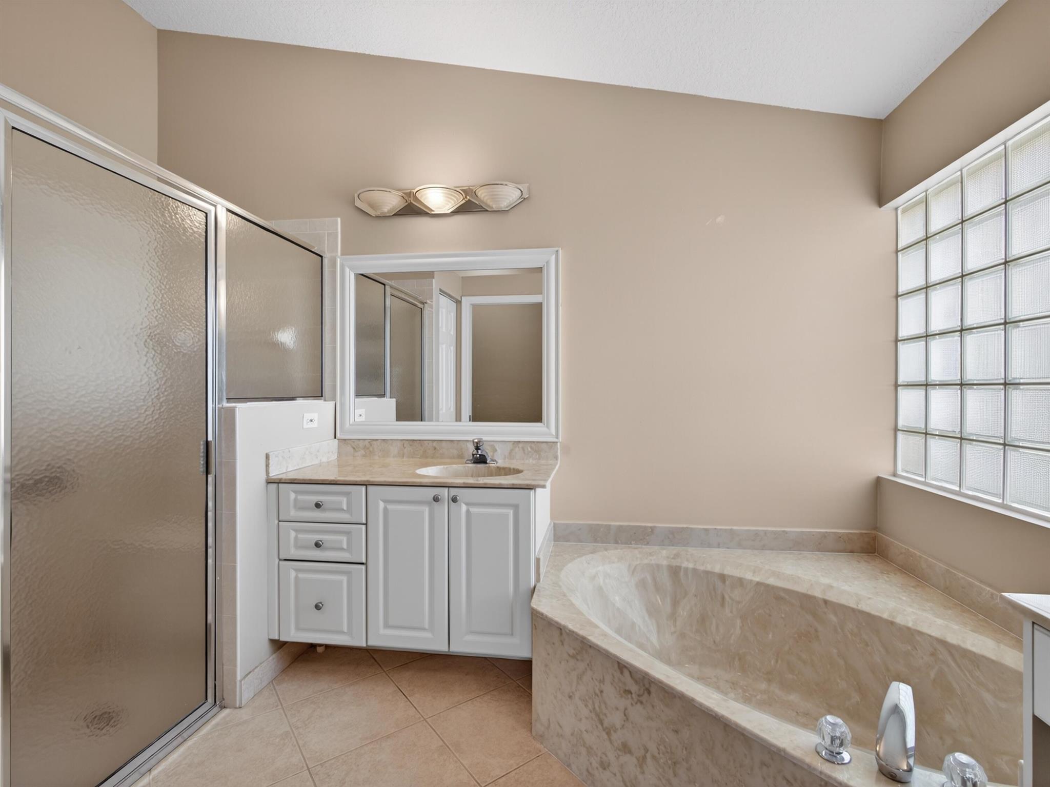 TUSCANY PAR A/B - Residential