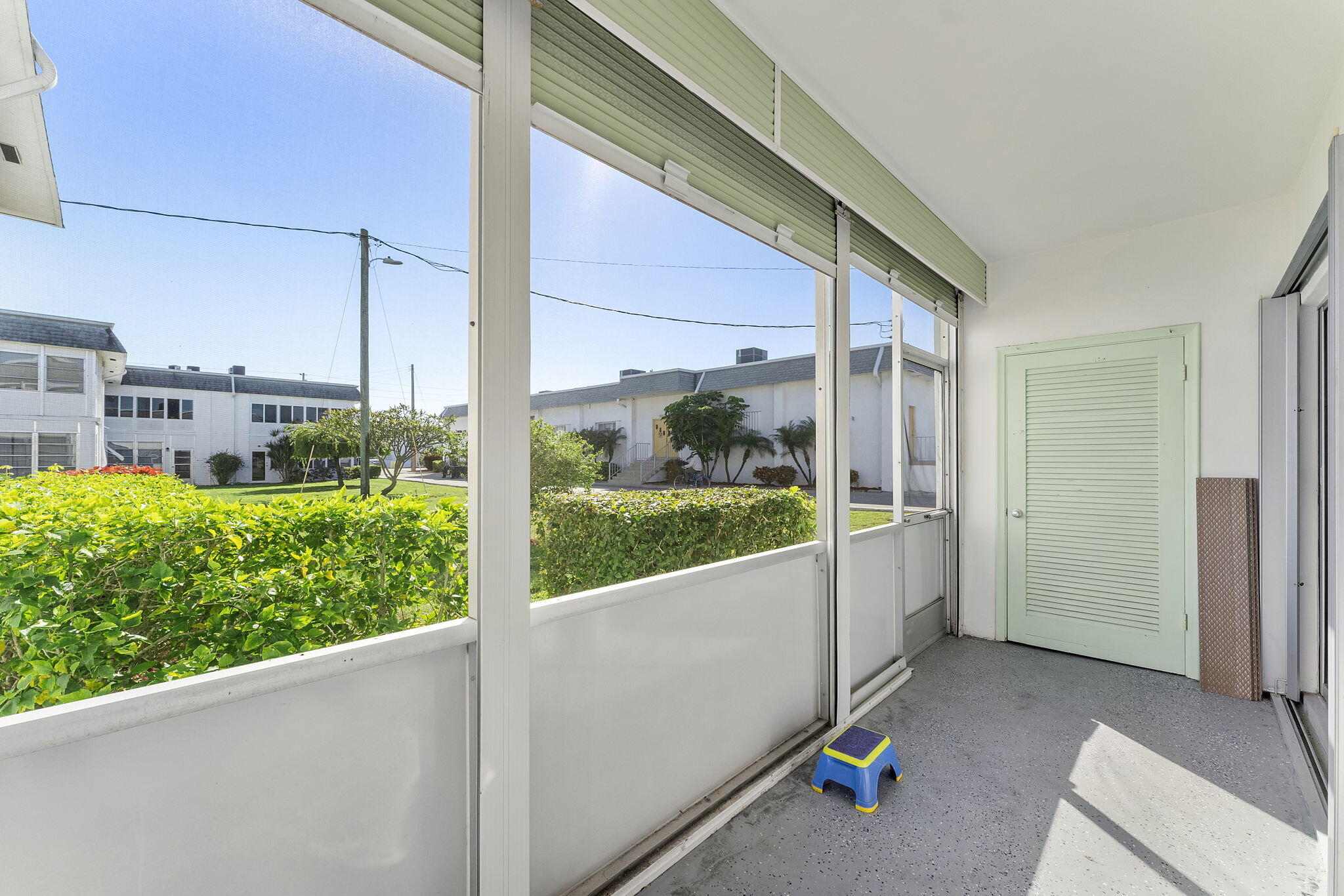 MURRY HILLS APT BLDG CONDO - Residential