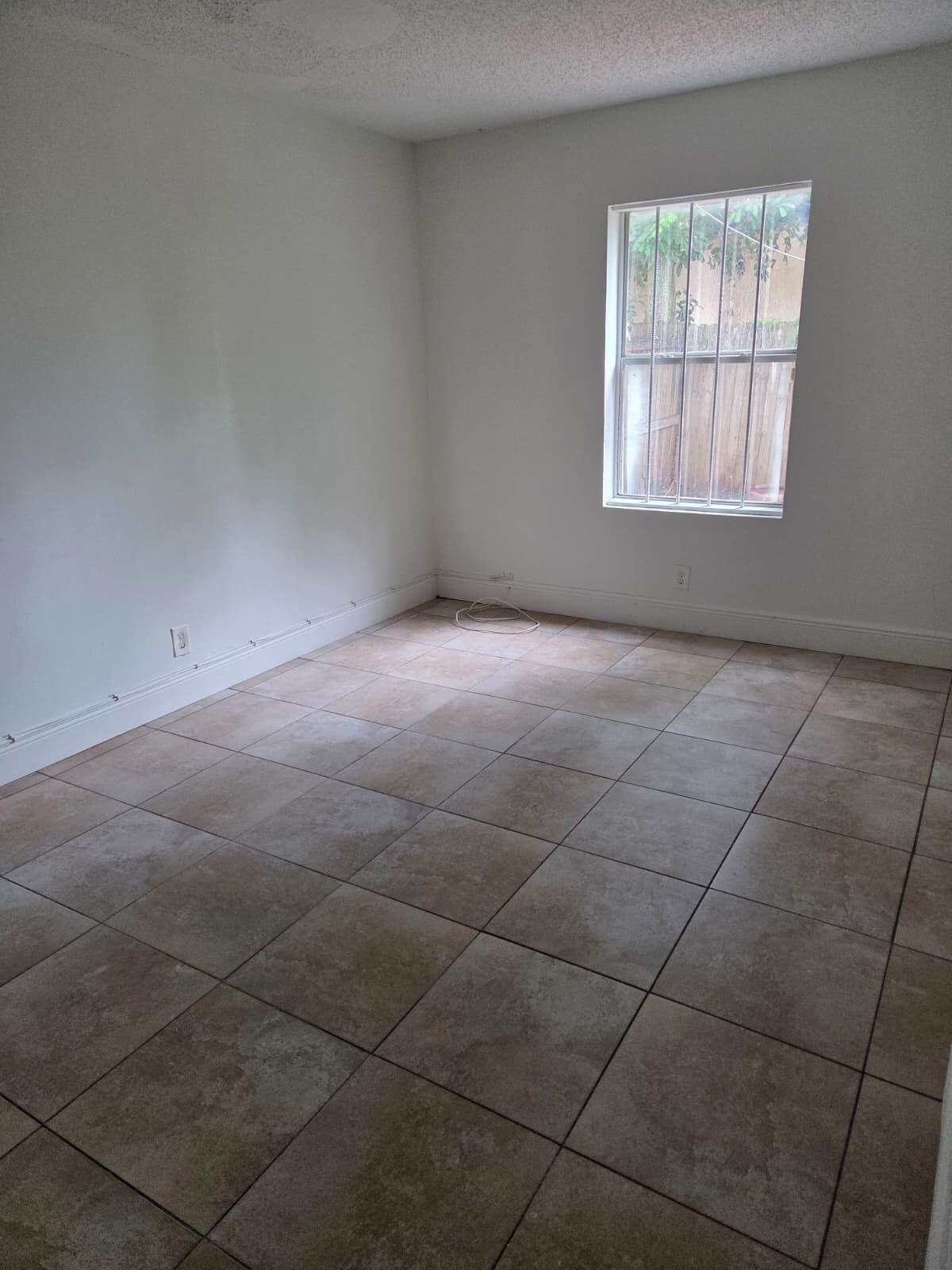 1633 W 28th Street B