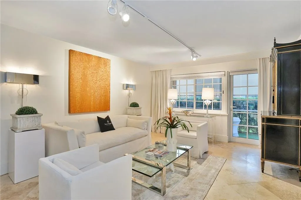 200 NE 19th Ct Unit 107  