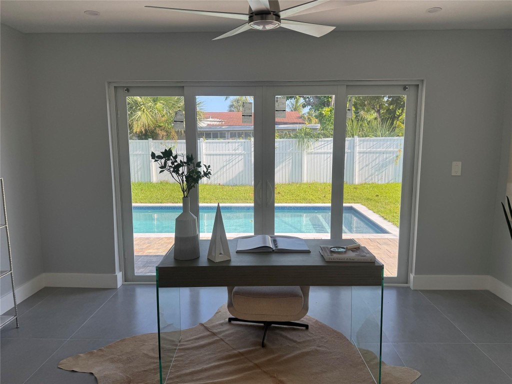 Tropical Manors 33-31 B - Residential