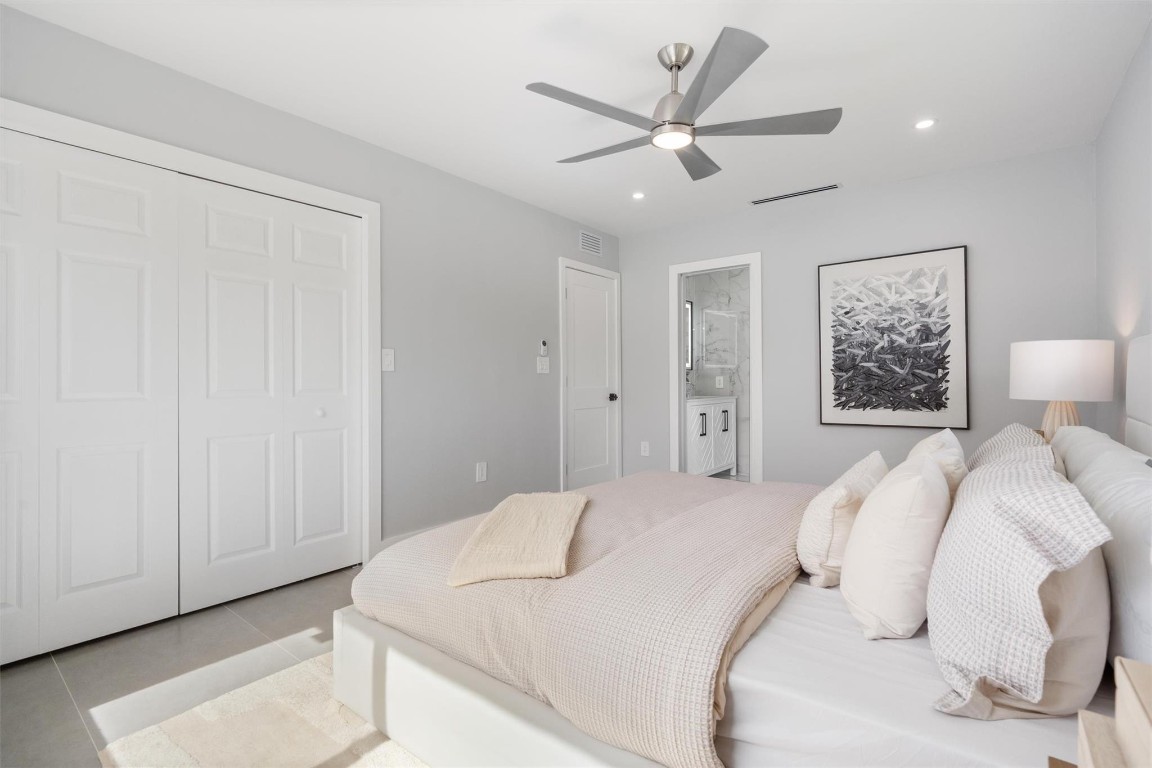 Tropical Manors 33-31 B - Residential