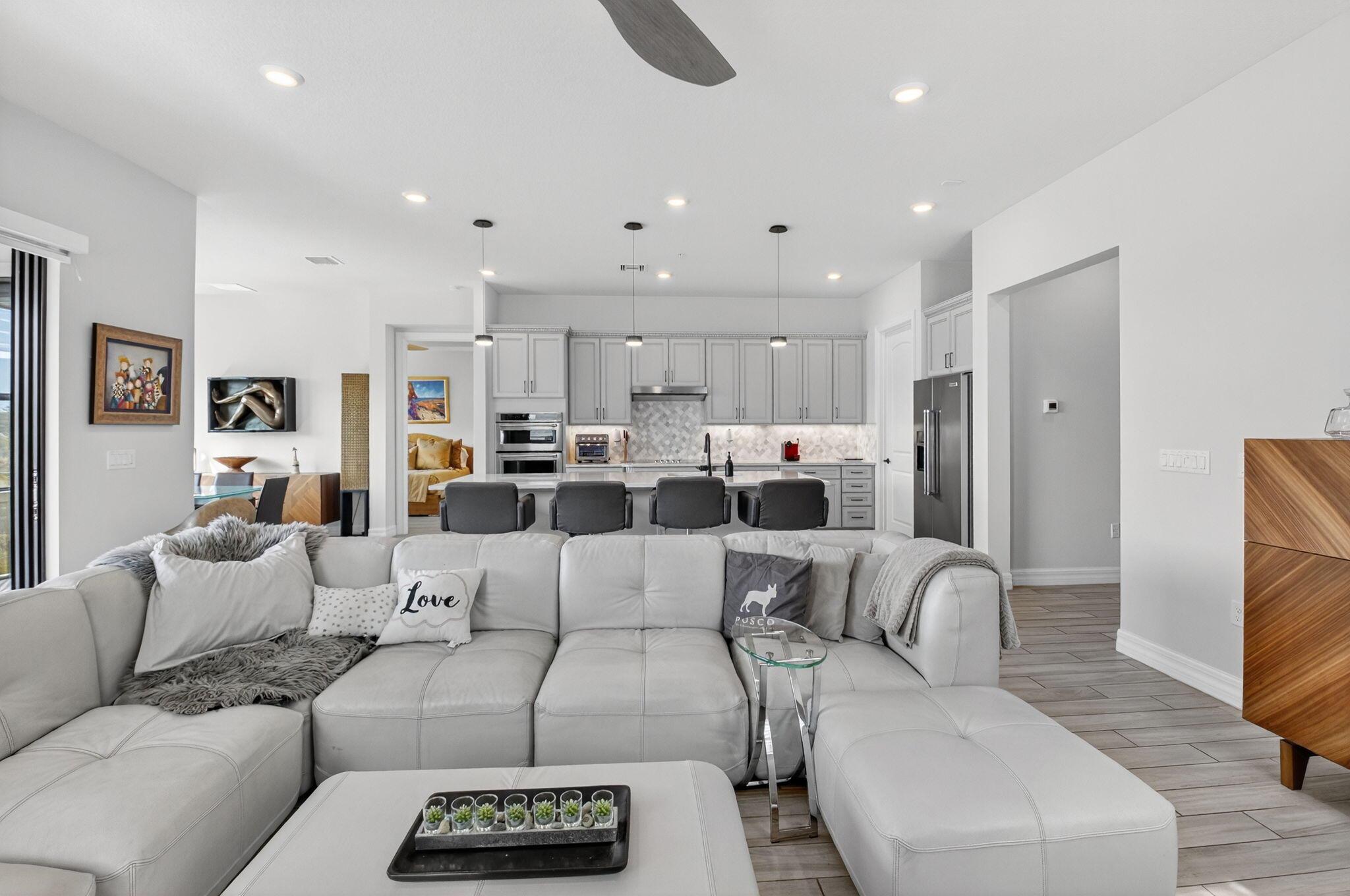 BOCA FLORES CONDO - Residential