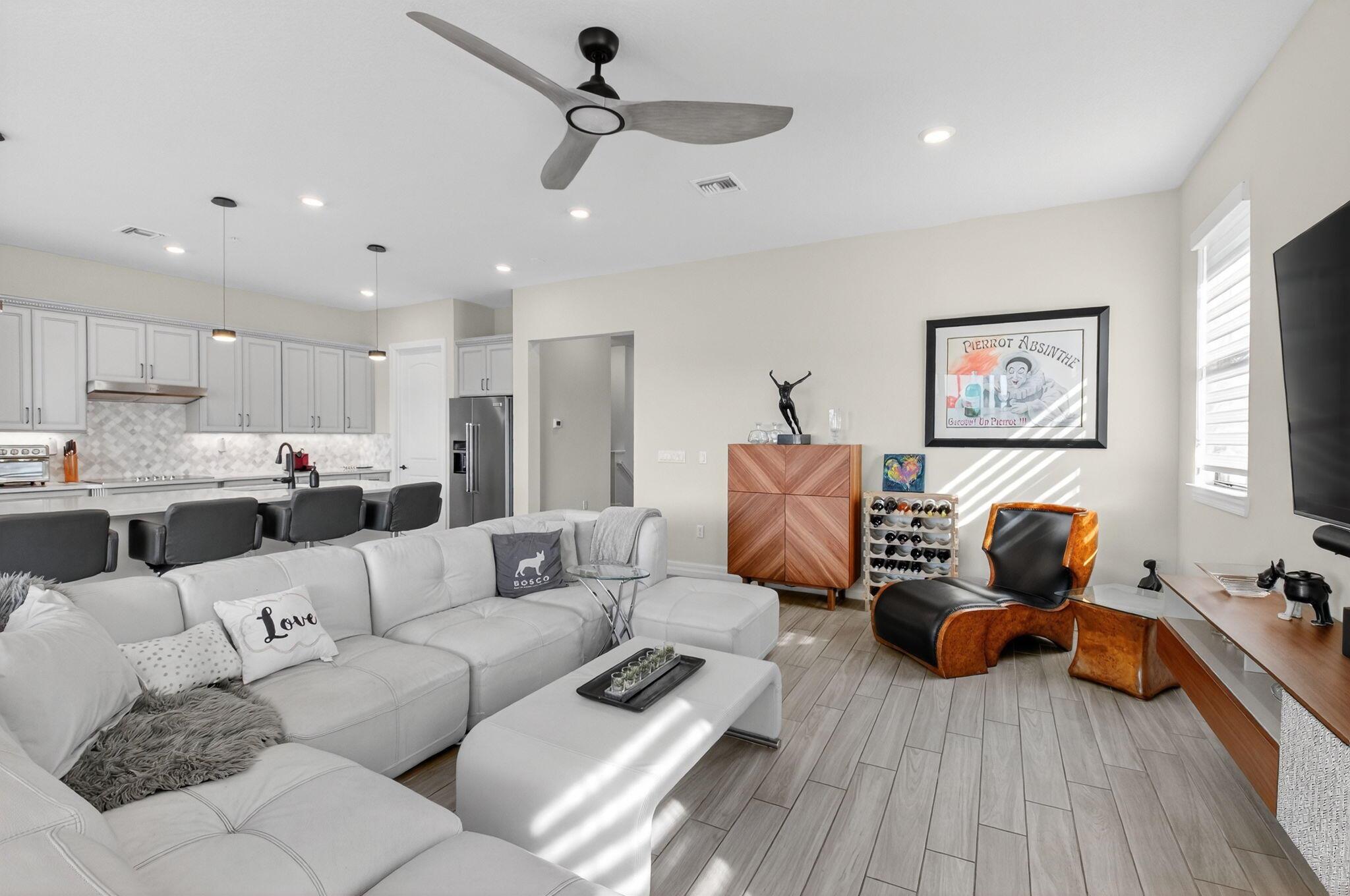 BOCA FLORES CONDO - Residential