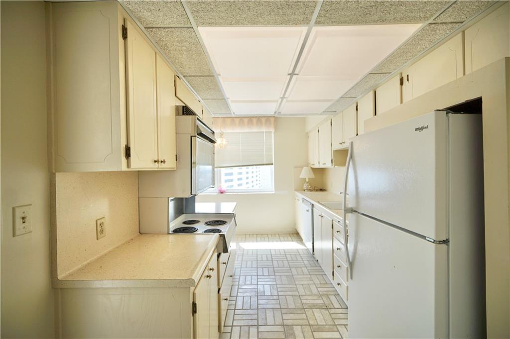 CLOISTER BEACH TOWERS - Residential