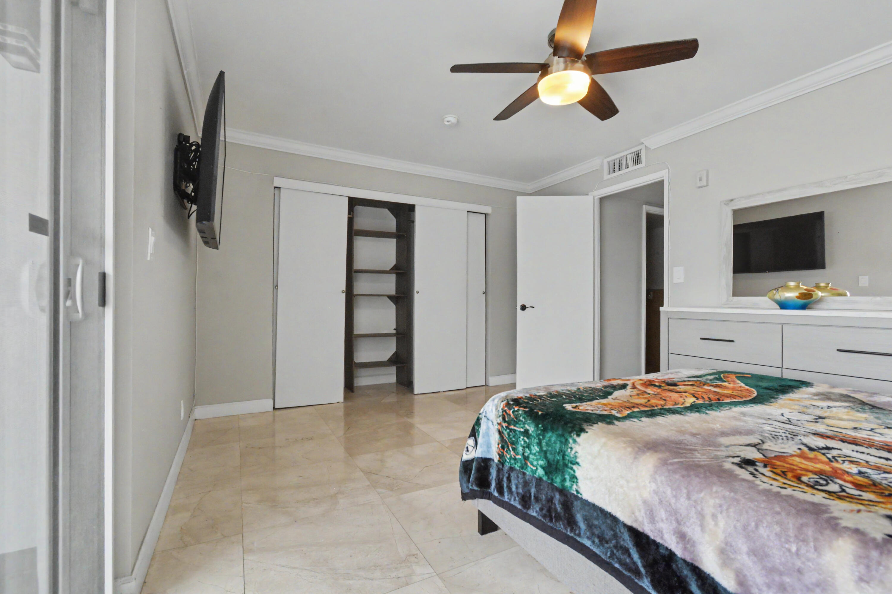 HARBOR'S EDGE FKA CASA LA QUINTA CONDO - Residential