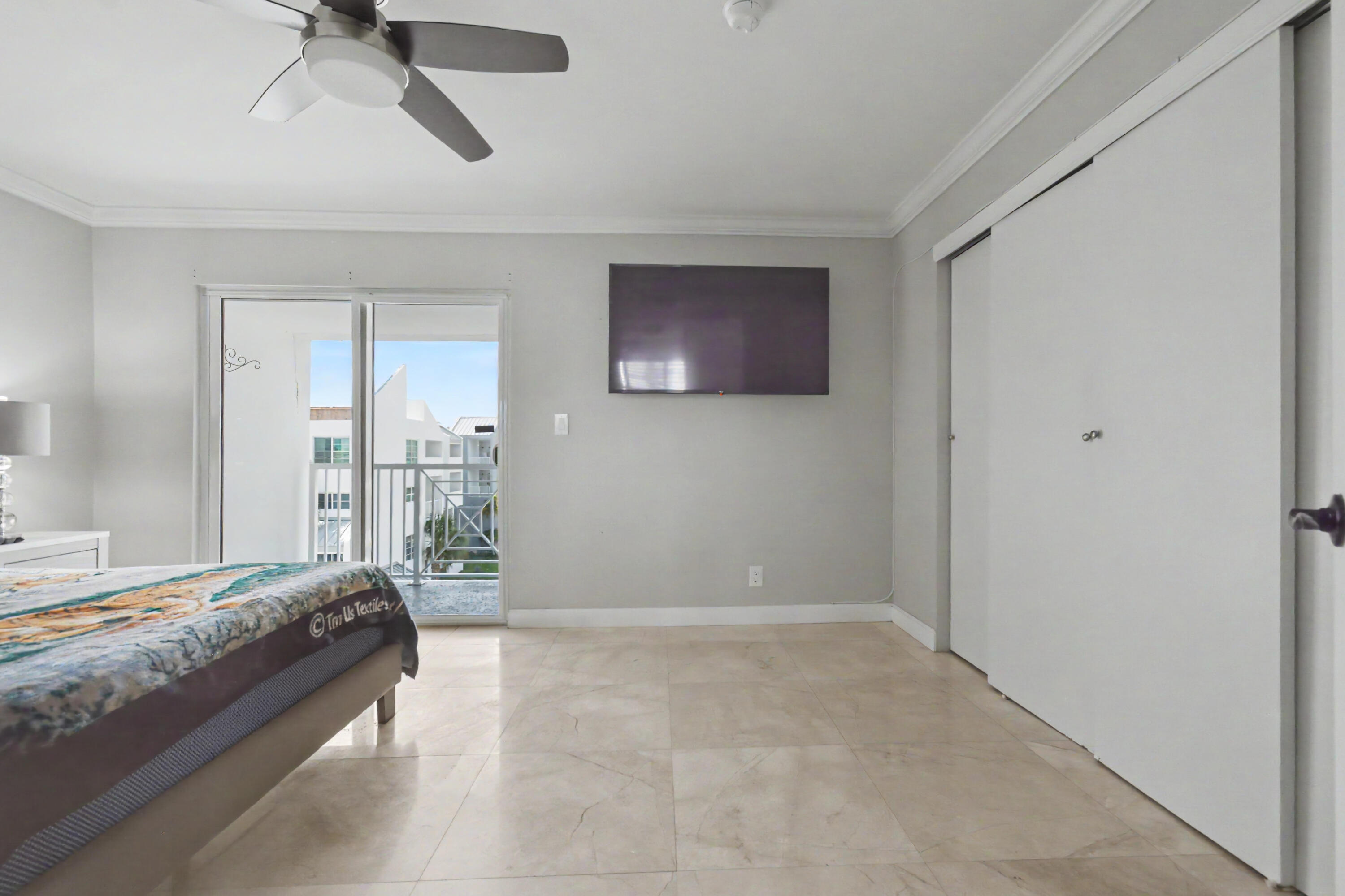 HARBOR'S EDGE FKA CASA LA QUINTA CONDO - Residential