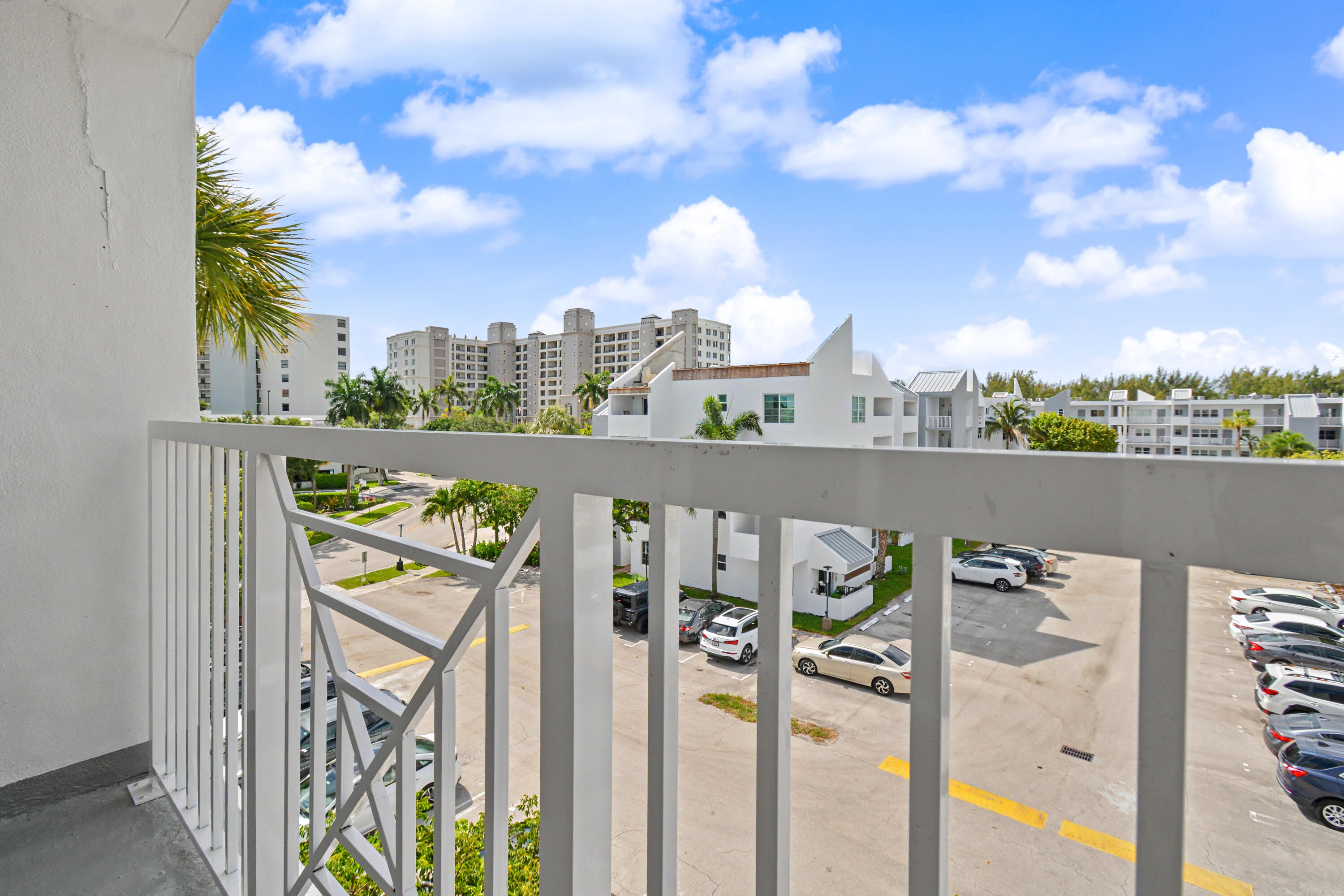 HARBOR'S EDGE FKA CASA LA QUINTA CONDO - Residential