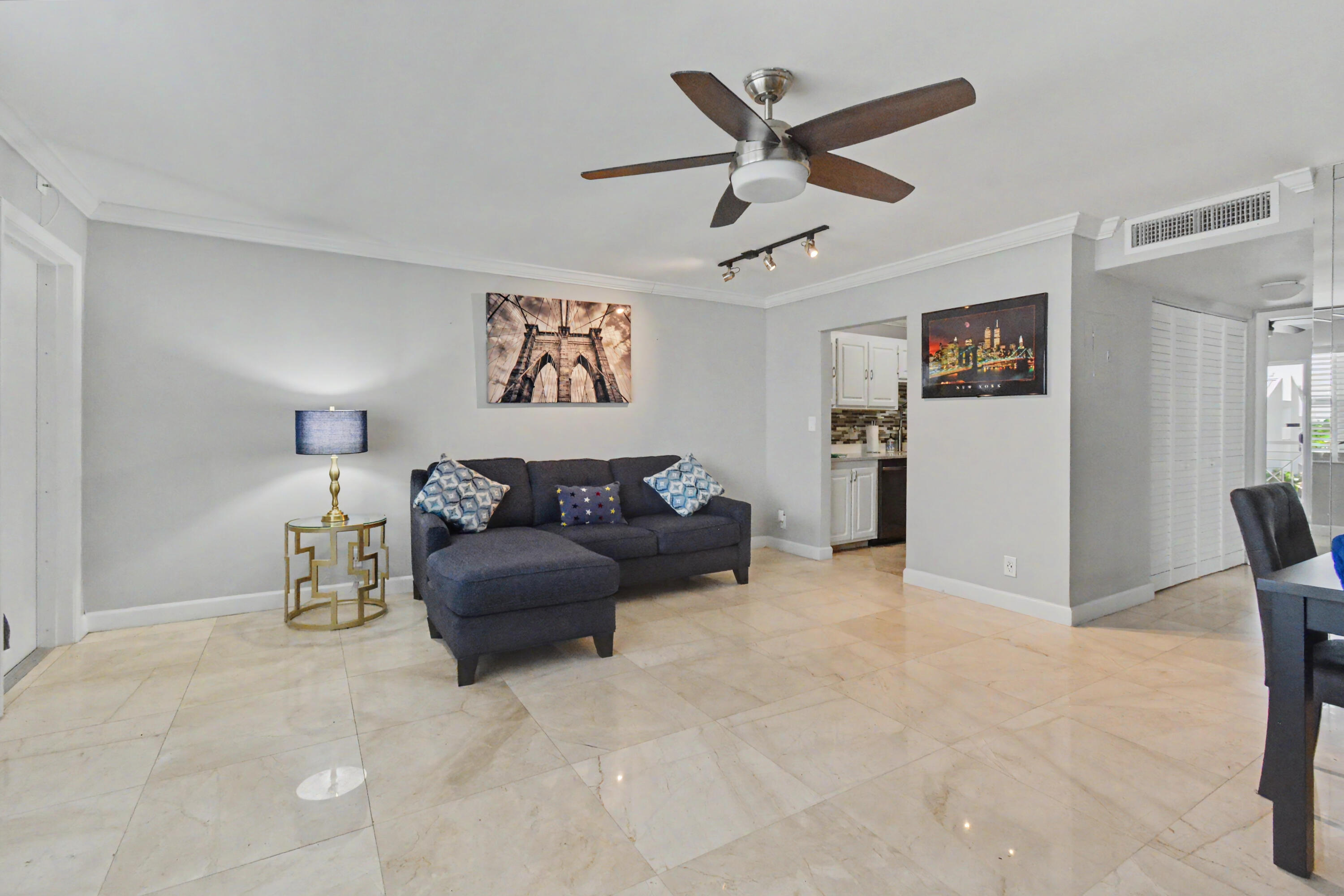 HARBOR'S EDGE FKA CASA LA QUINTA CONDO - Residential