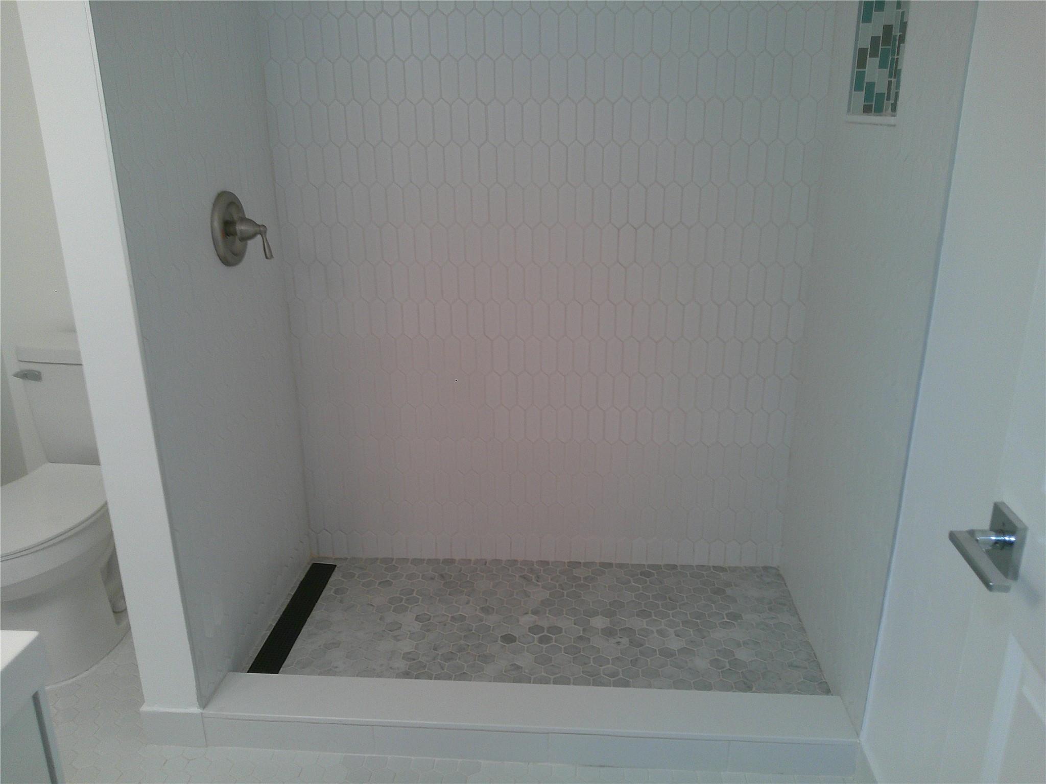 Castlewood 71-37 B - Residential Lease