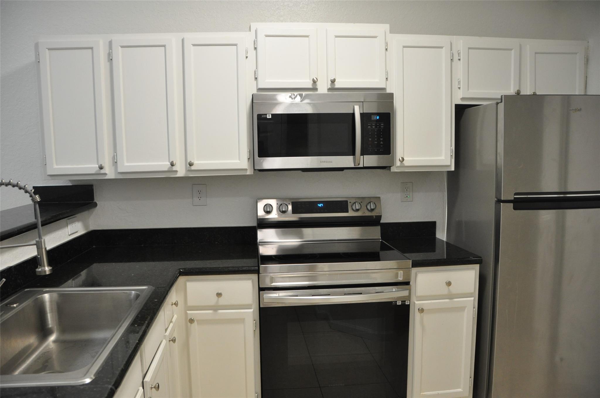 Castlewood 71-37 B - Residential Lease