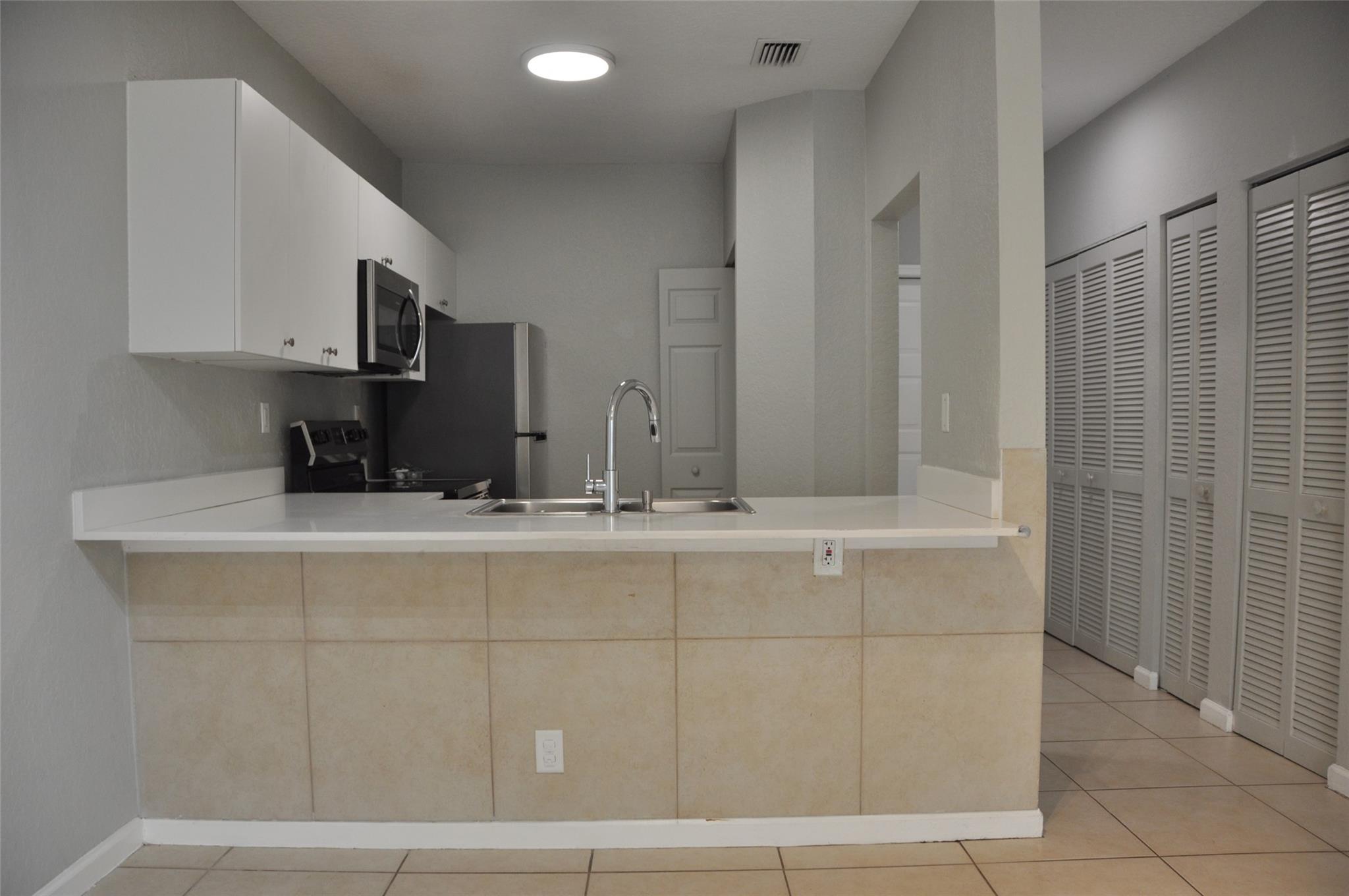 Castlewood 71-37 B - Residential Lease