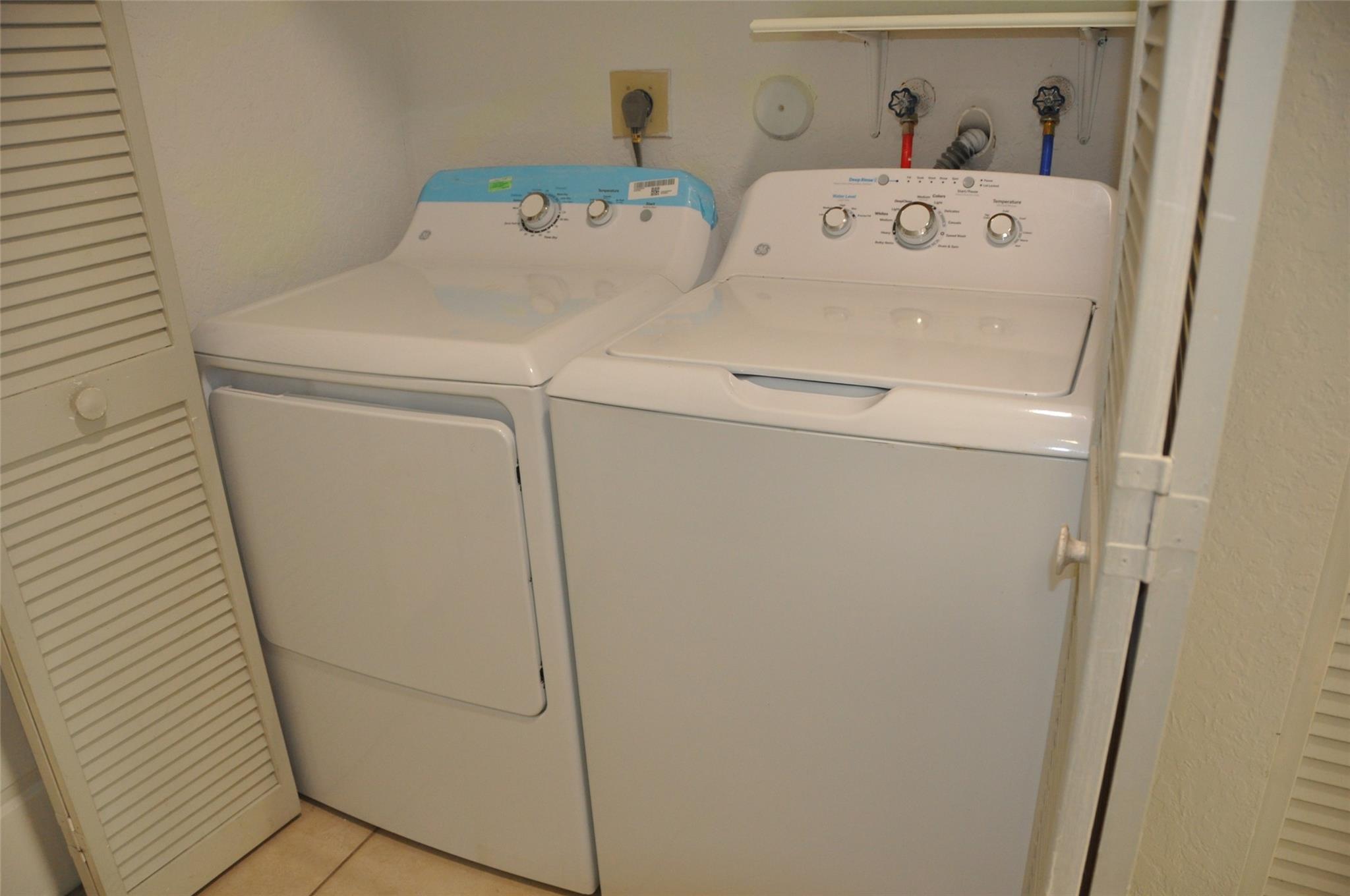 Castlewood 71-37 B - Residential Lease