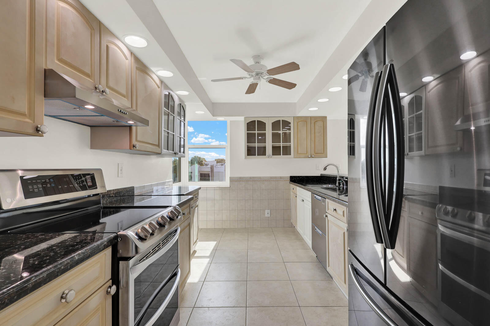 CIRCLE BAY YACHT CLUB CONDO - Residential