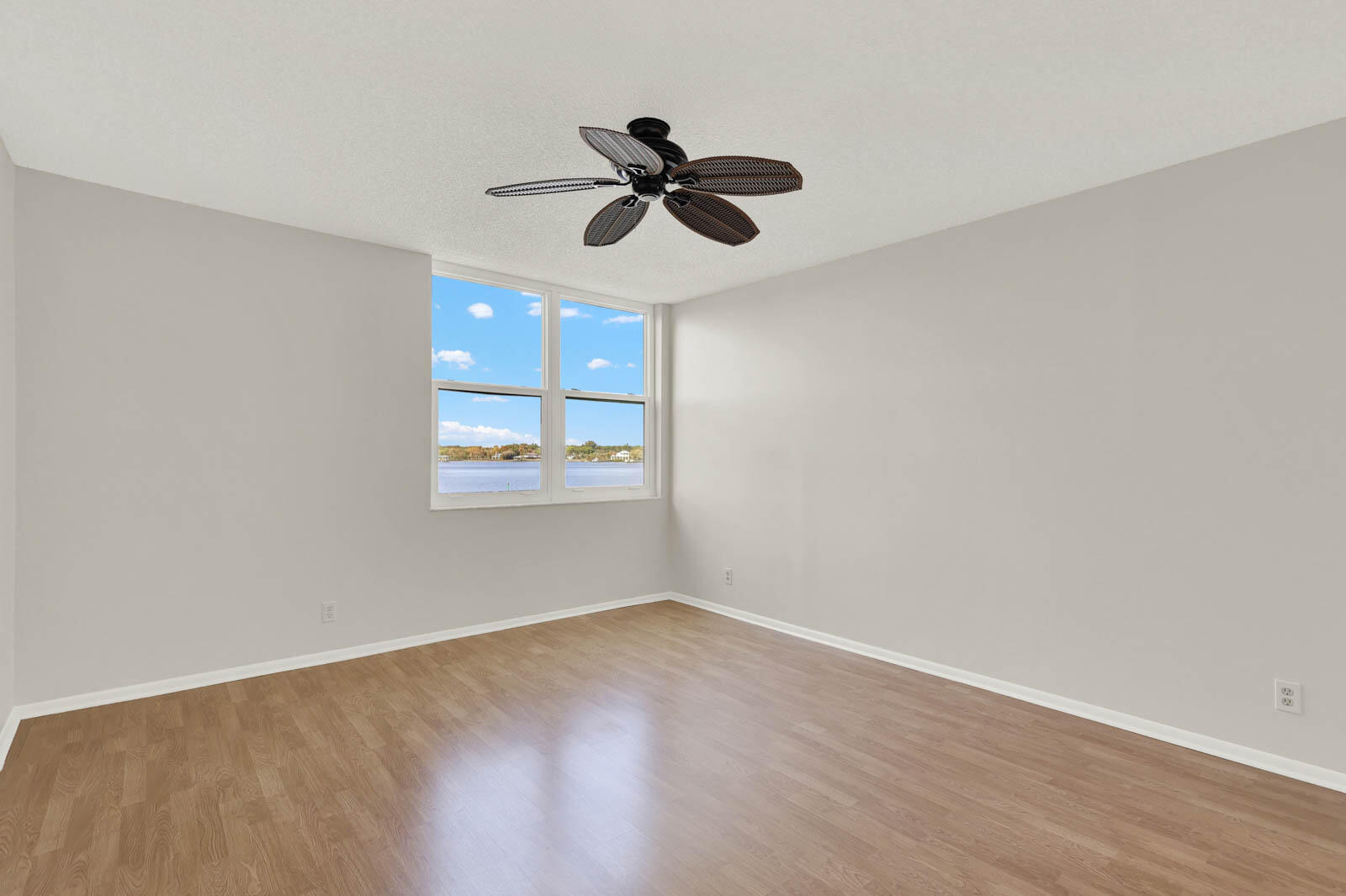 CIRCLE BAY YACHT CLUB CONDO - Residential