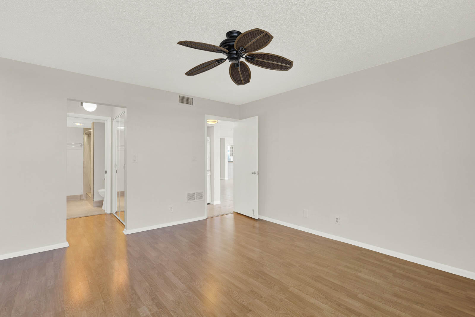 CIRCLE BAY YACHT CLUB CONDO - Residential