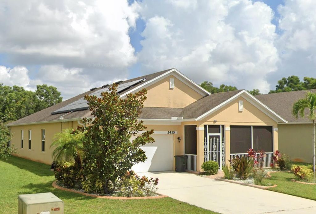 Photo of 5435 NW Wisk Fern Circle, Port Saint Lucie, FL 34986 (MLS # R11087453)