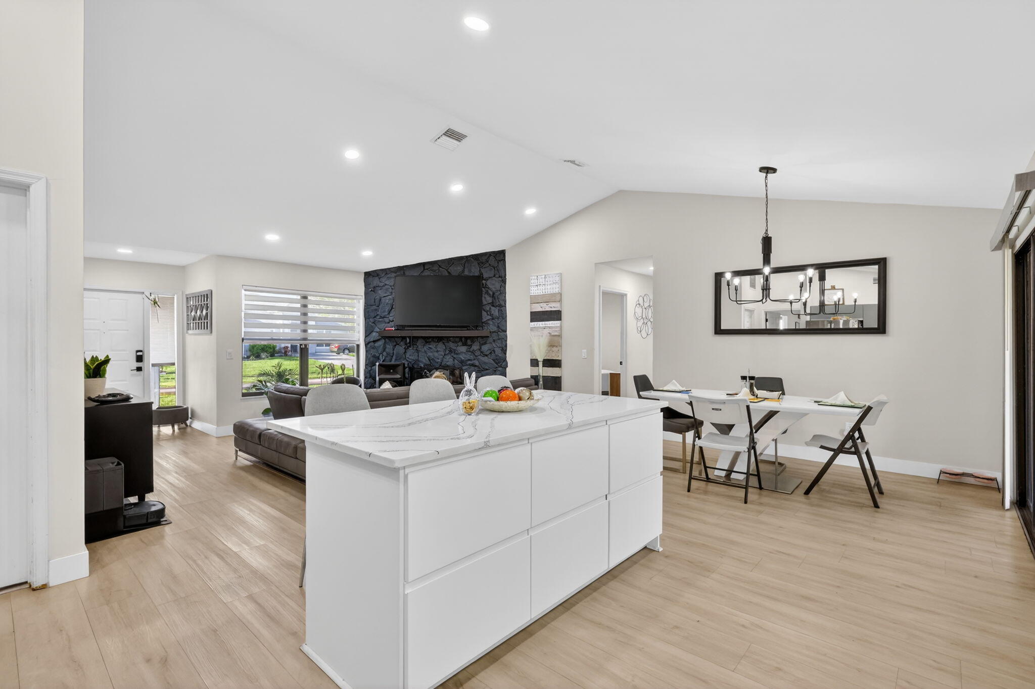 PORT ST LUCIE SECTION 5 - Residential Lease