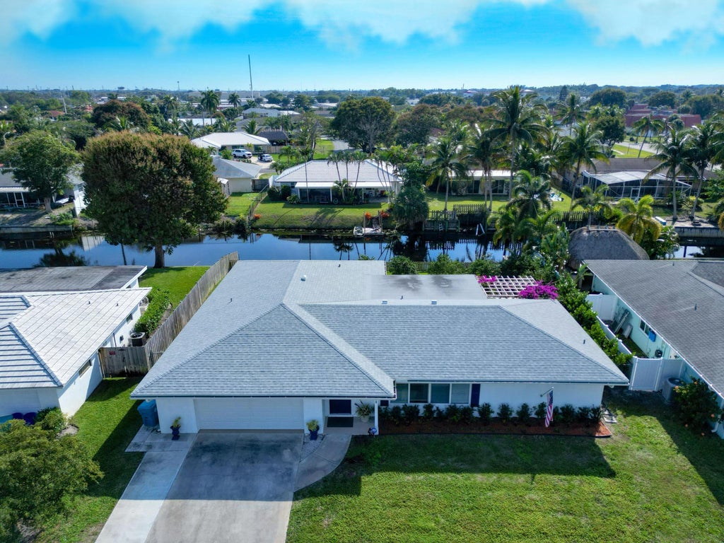 Photo of 1360 SW 26th Avenue, Boynton Beach, FL 33426 (MLS # R11056628)