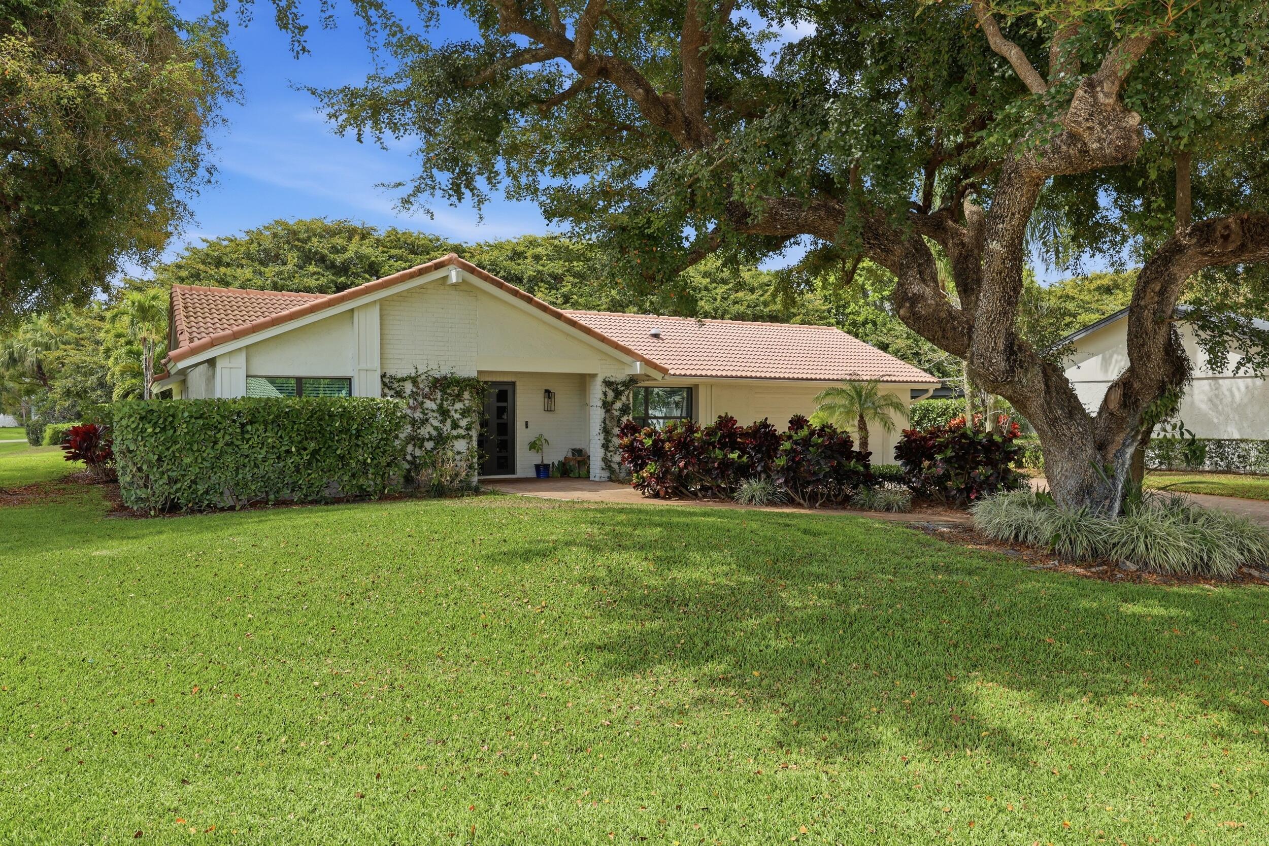 EASTPOINTE COUNTRY CLUB 6 - Residential