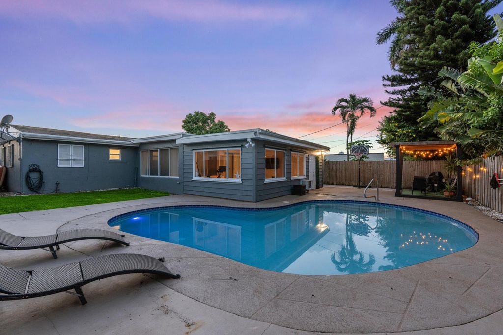 Photo of 76 E Browning Drive, West Palm Beach, FL 33406 (MLS # R11009330)