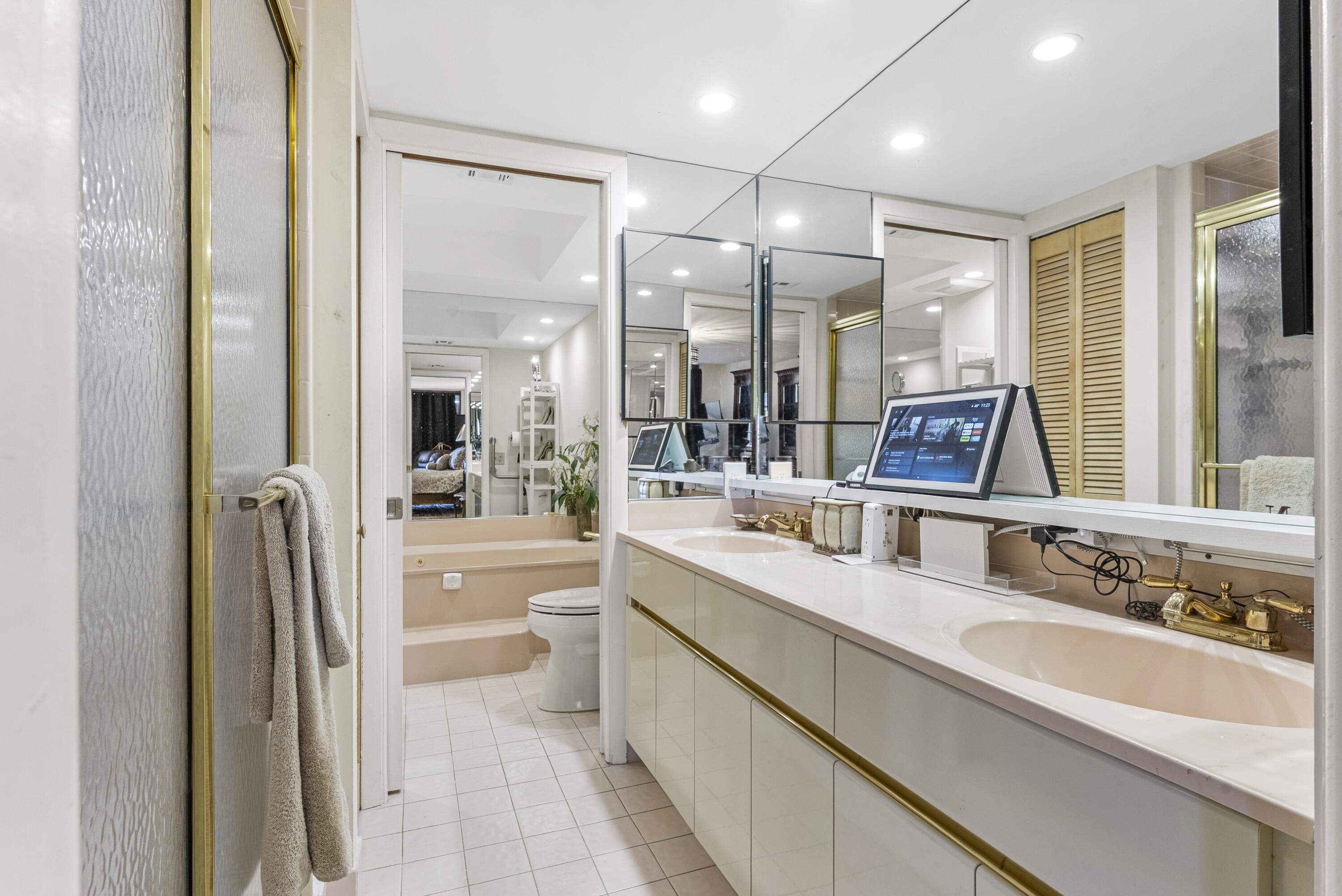 OVERLOOK CONDO - Residential