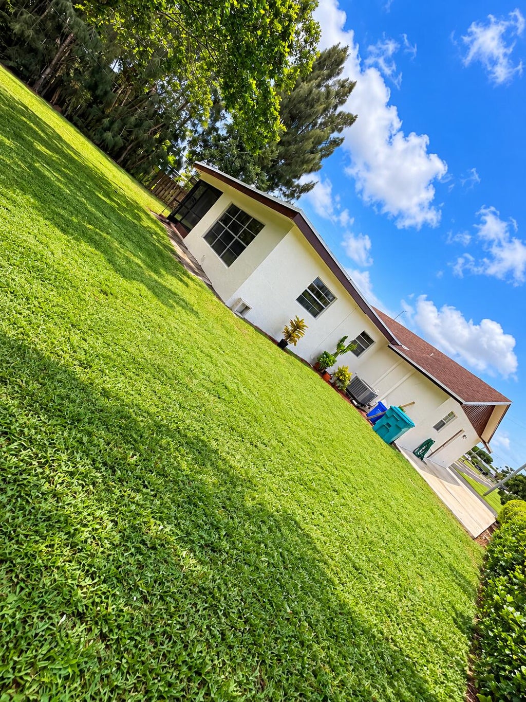 Photo of 436 NW 7th Street, Boynton Beach, FL 33426 (MLS # B26092173)